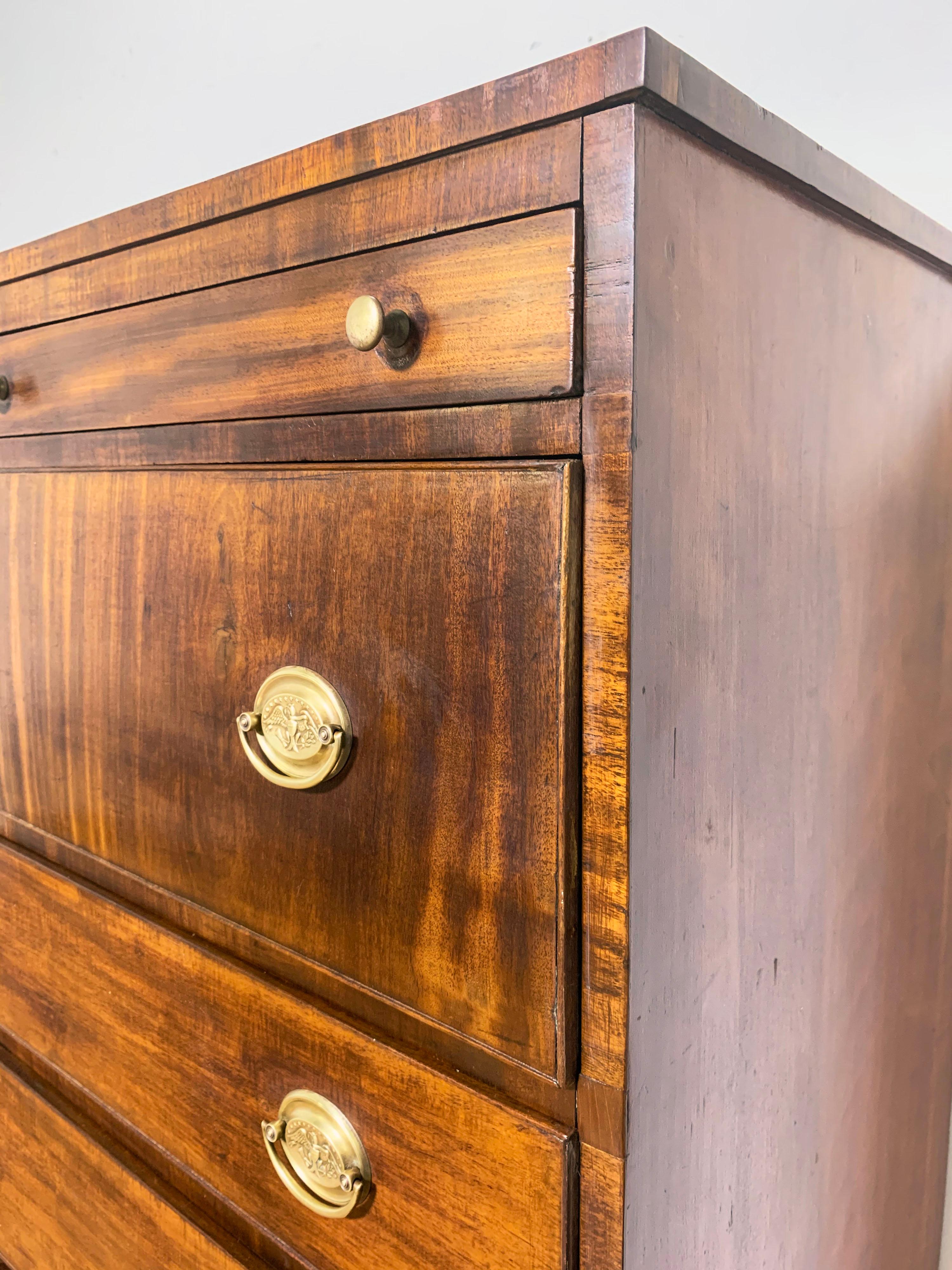 Six Drawer Nantucket Sheraton Dresser in Mahogany, circa 1820s In Good Condition In Peabody, MA