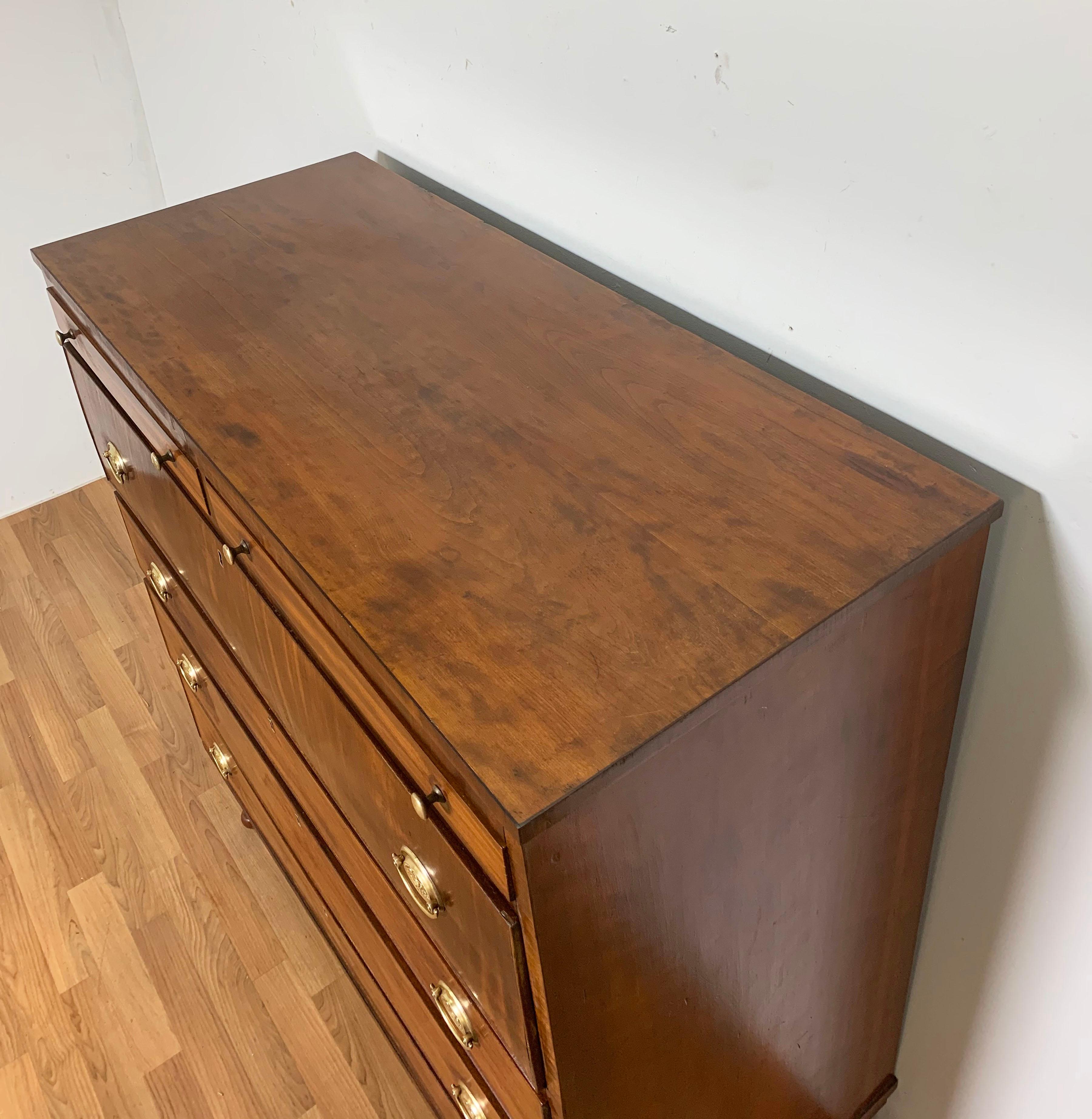 Six Drawer Nantucket Sheraton Dresser in Mahogany, circa 1820s 1