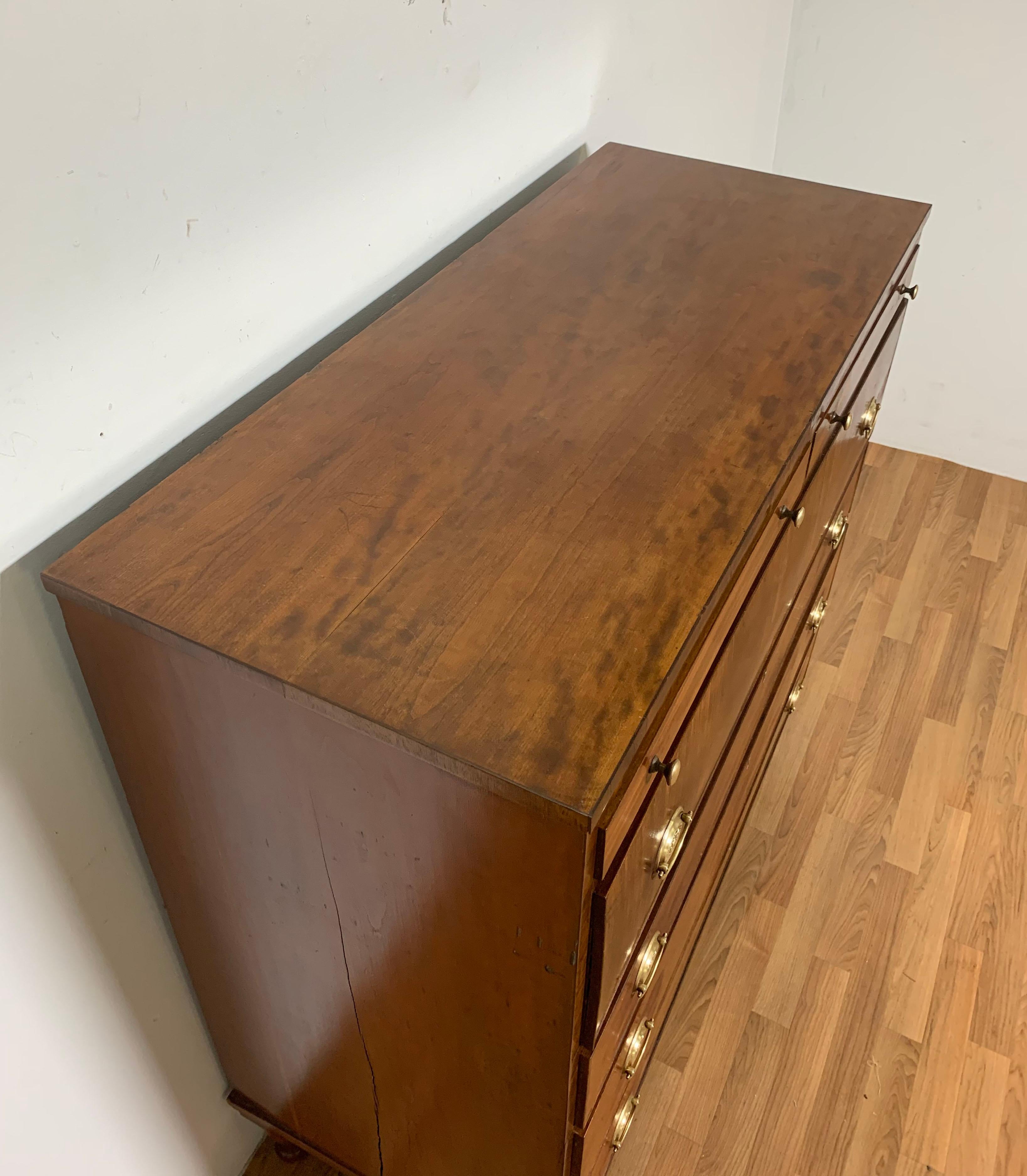 Six Drawer Nantucket Sheraton Dresser in Mahogany, circa 1820s 2