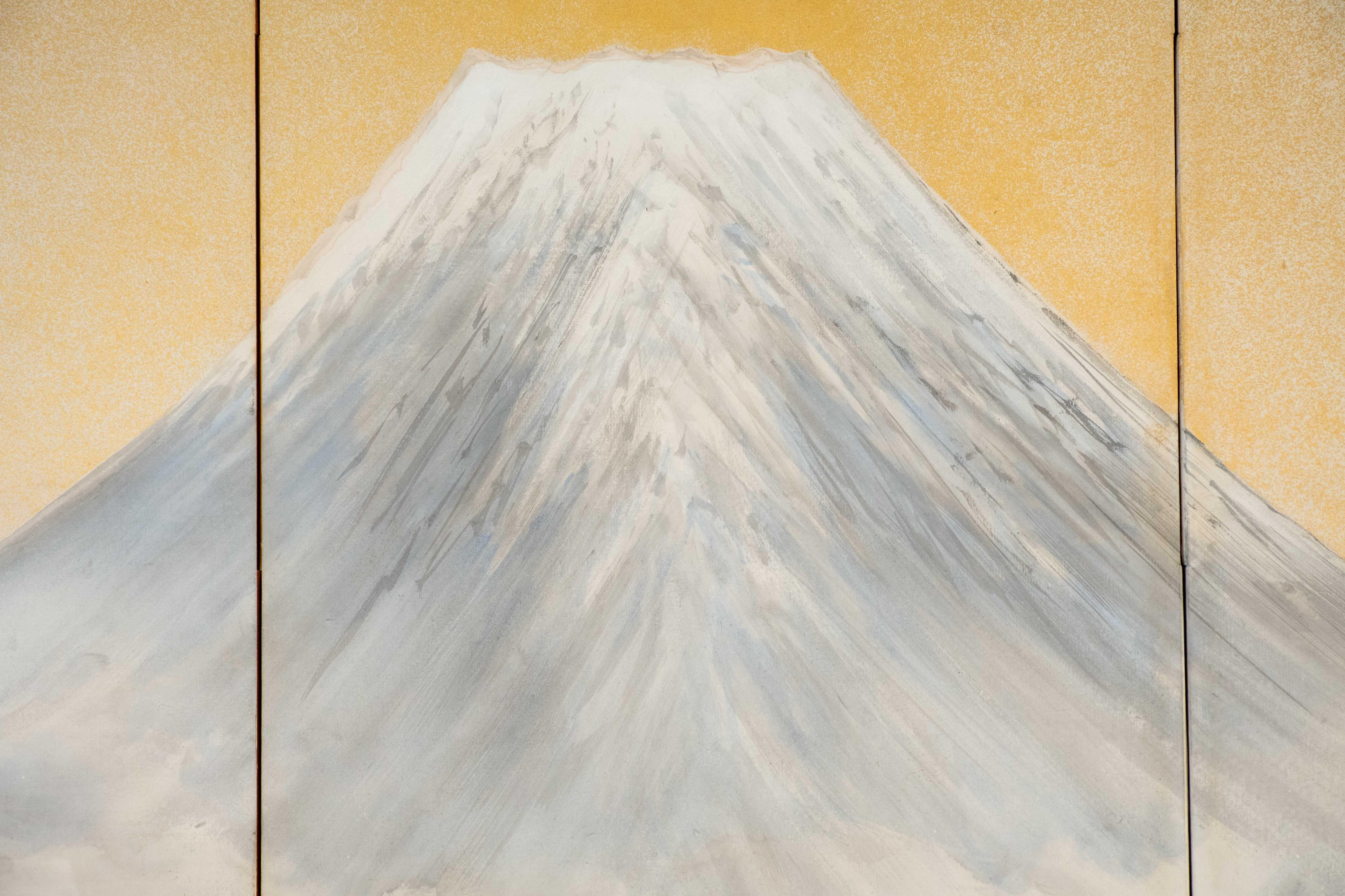 Dipinto a mano A six-panel folding screen depicting Mount Fuji seen from Lake Kawaguchi in vendita