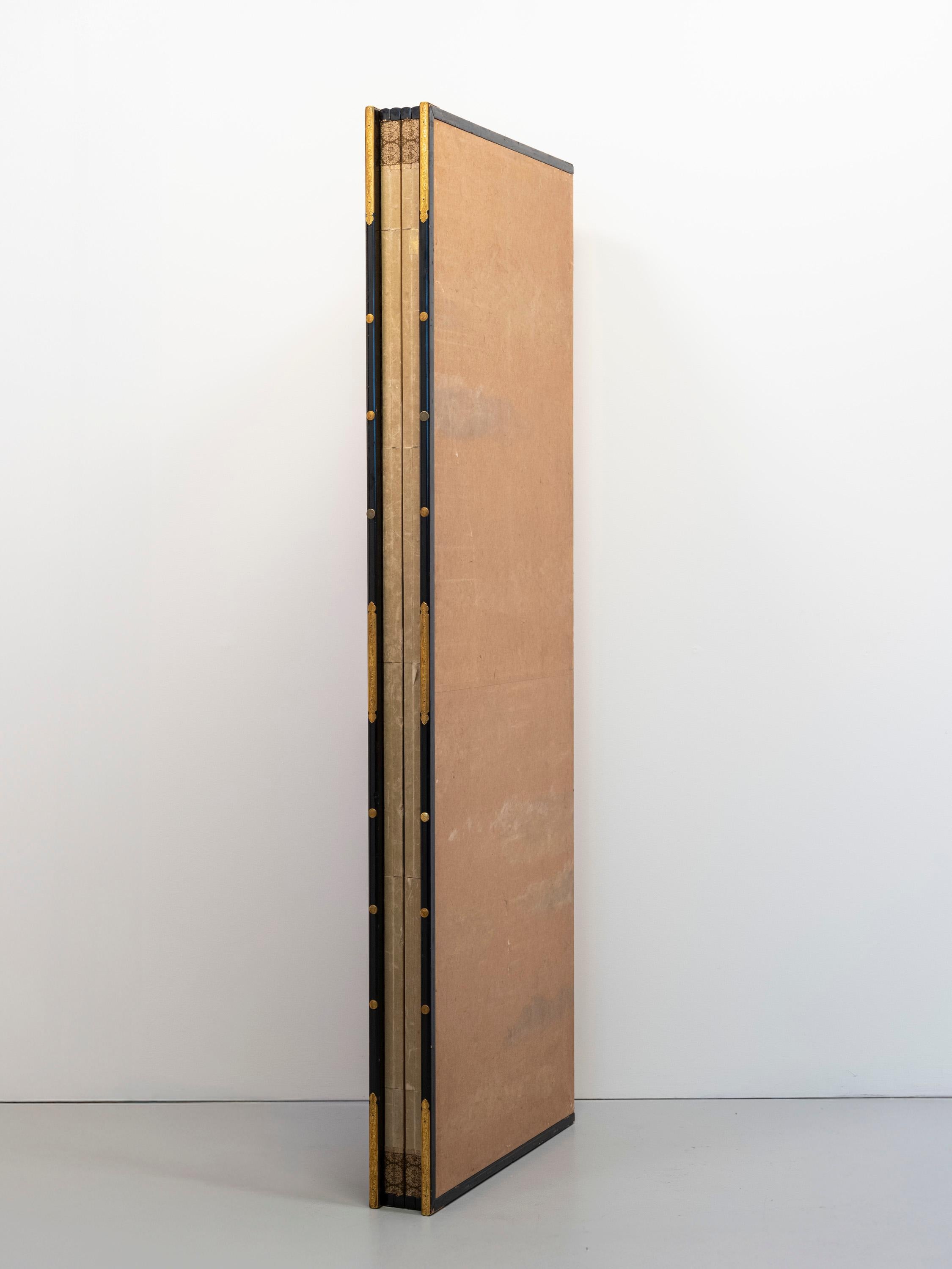 Un paravent en papier à six panneaux représentant le mont Fuji enveloppé de brume. en vente 1