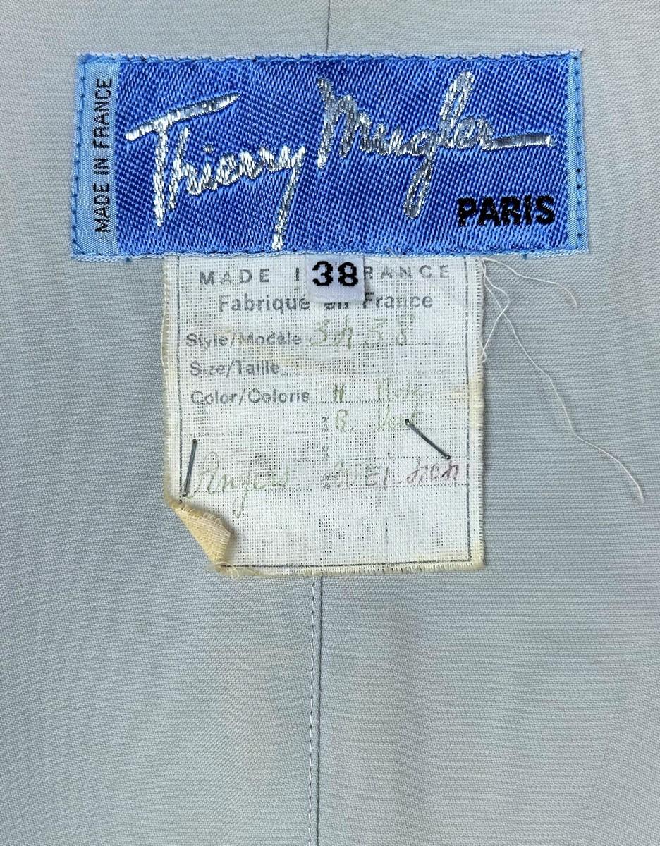 Un tailleur jupe de Thierry Mugler - The Collective Eté Hawaï - Printemps Eté 1990 en vente 10