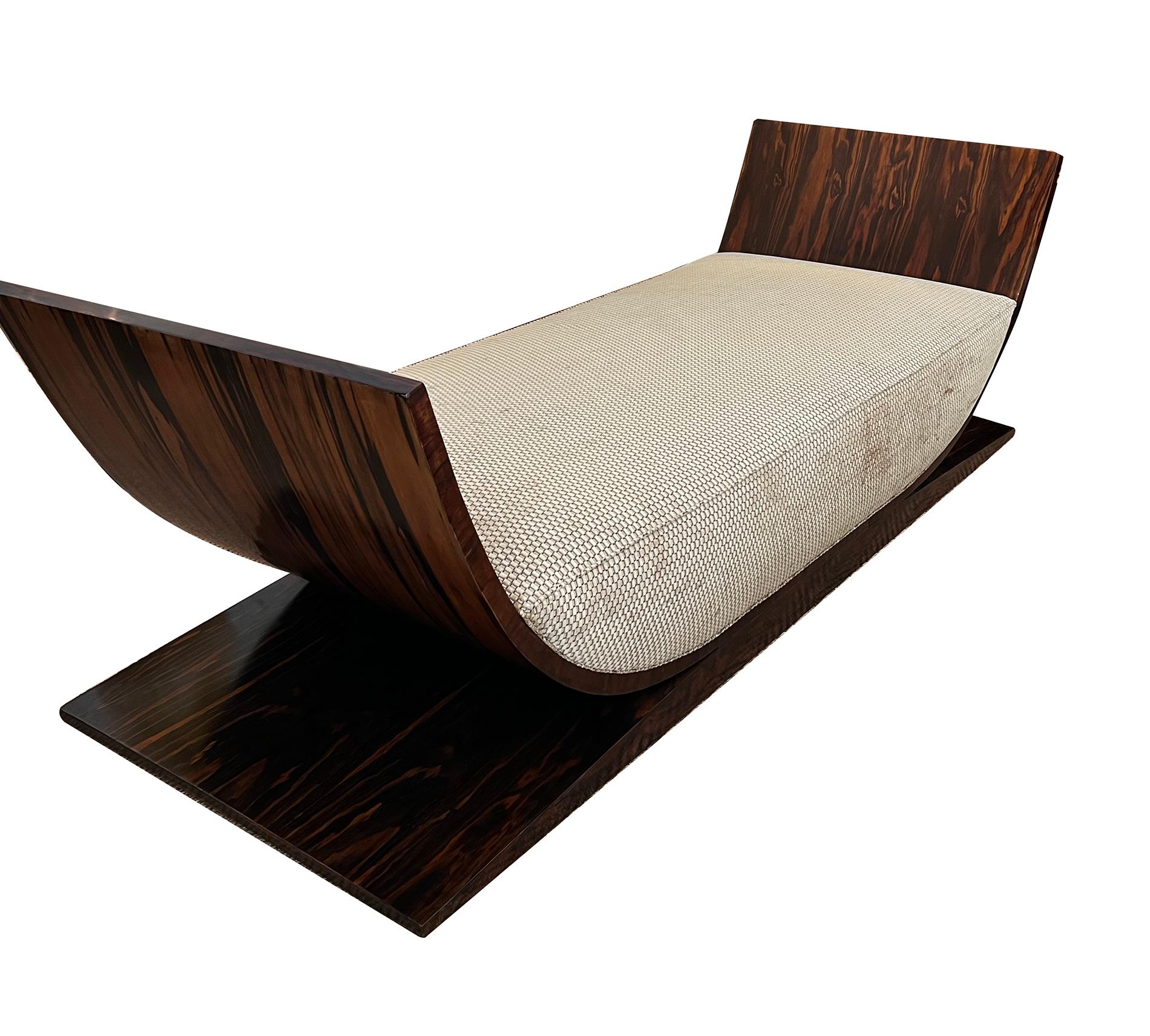 A Sleek French Art Deco Macassar Ebony Gondola Daybed  In Good Condition For Sale In San Francisco, CA