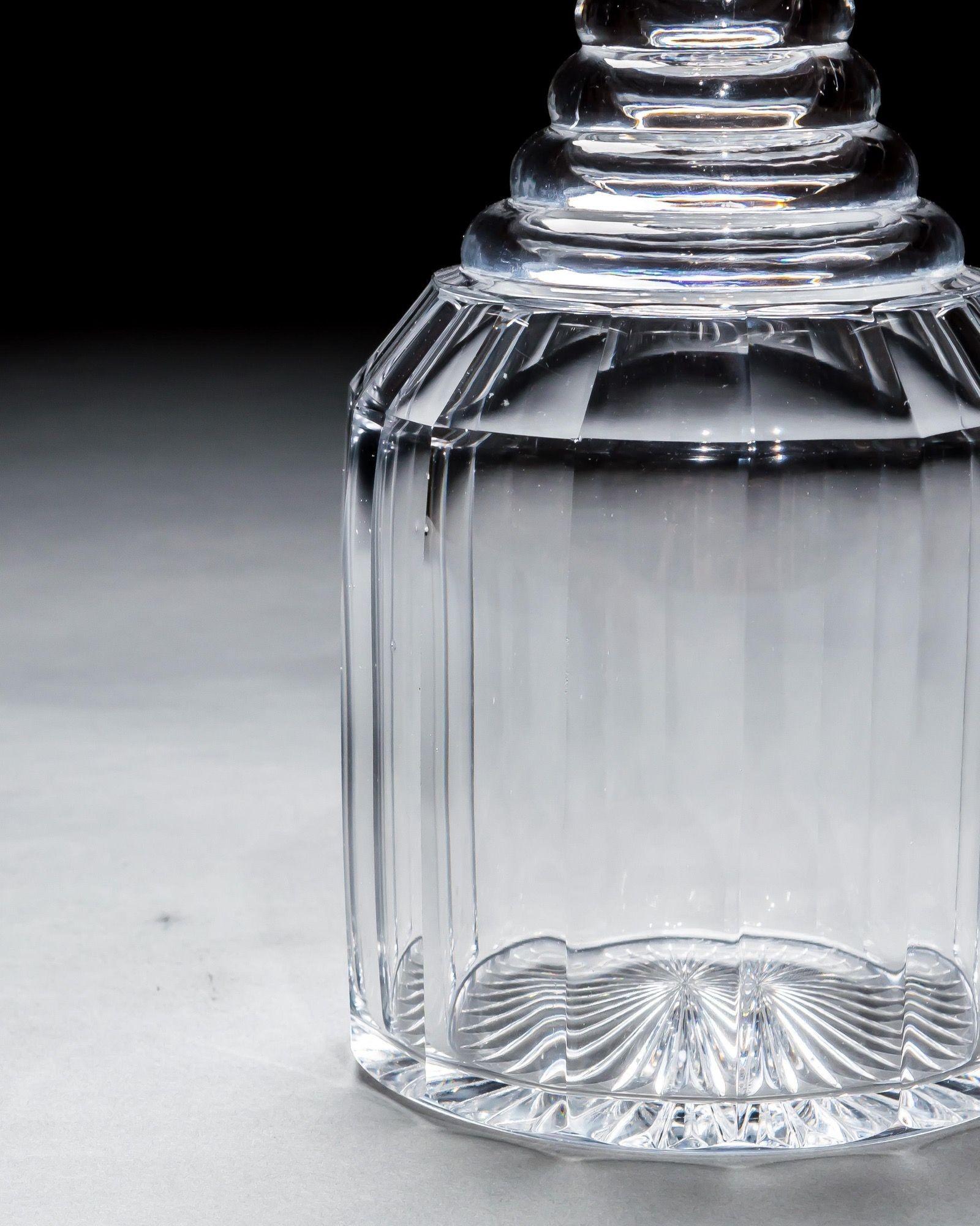 Anglais Carafe à décanter Magnum taillée en tranches et en piliers en vente