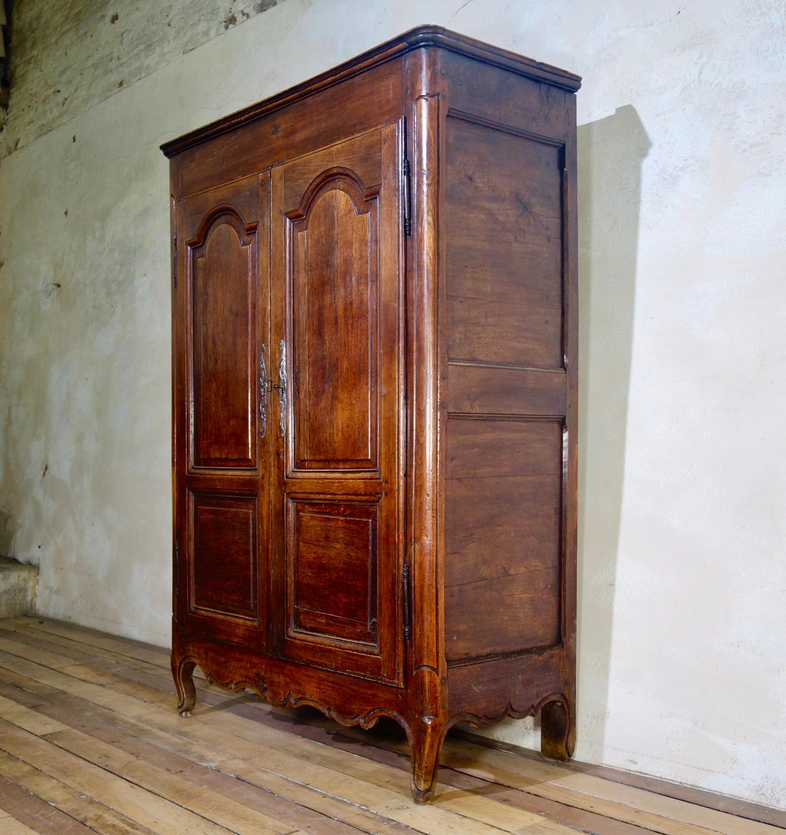 A Small 18th Century Provincial French Oak Armoire Cupboard Wardrobe 2