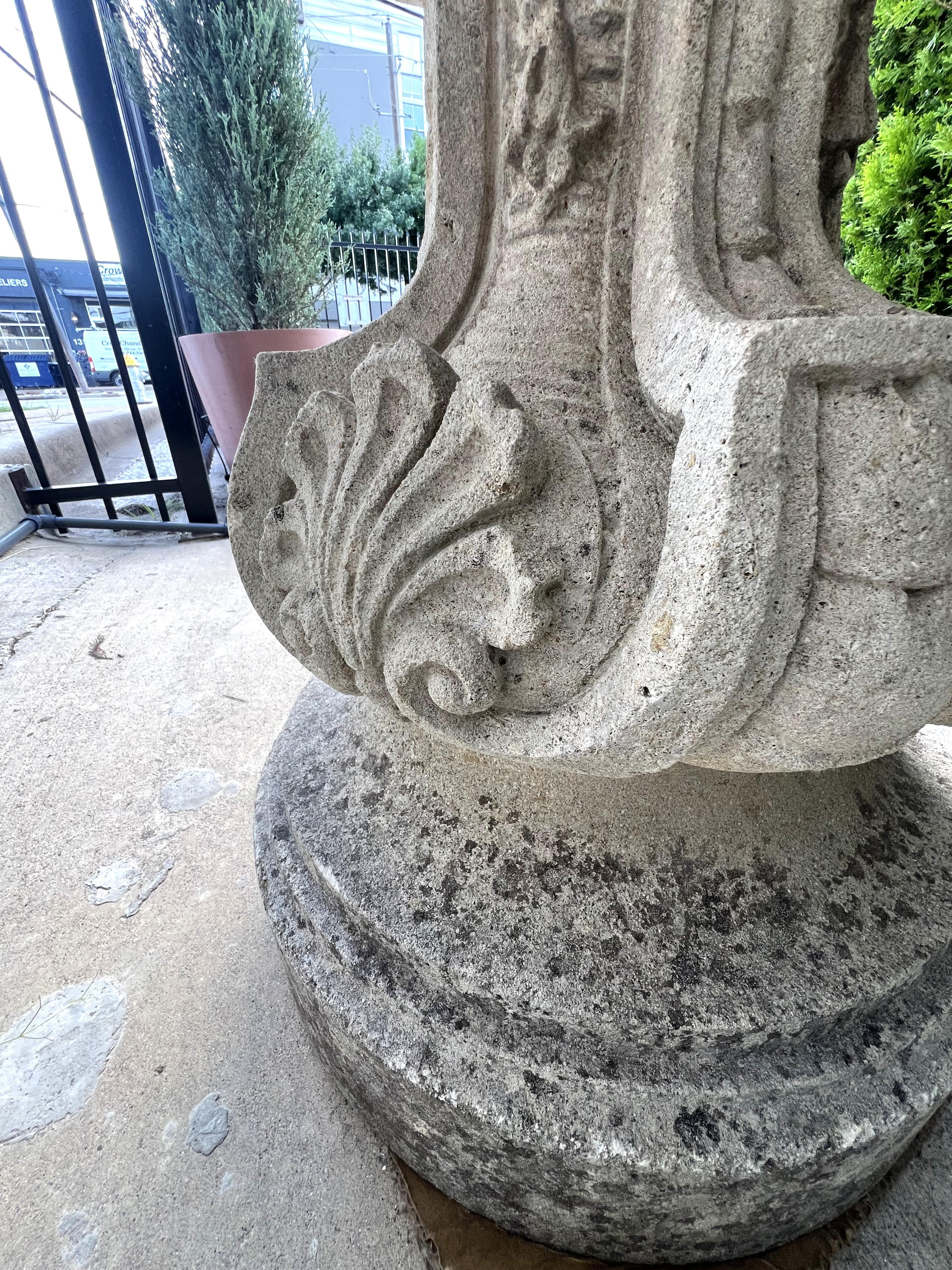 Pequeña mesa octogonal de bistro u ocasional francesa de piedra de 1900 en venta 3