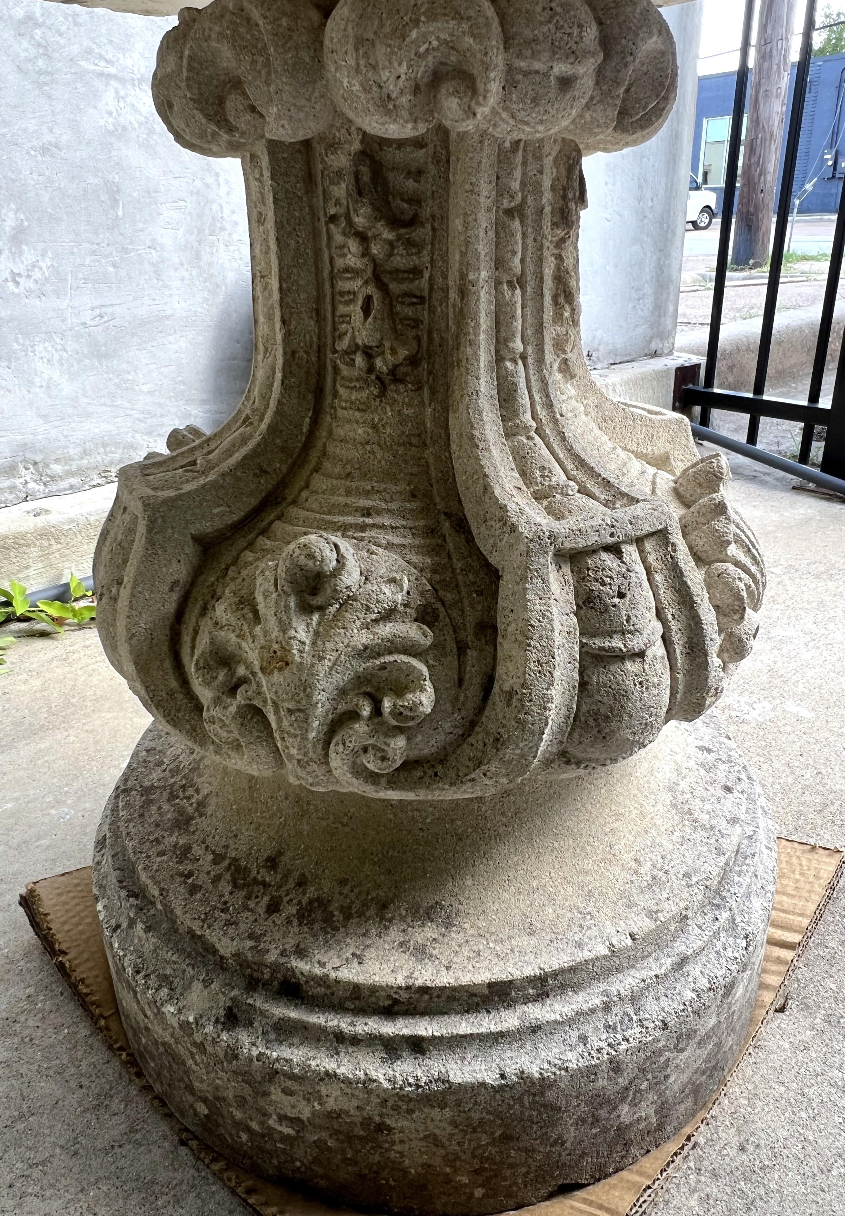 Pequeña mesa octogonal de bistro u ocasional francesa de piedra de 1900 en venta 4