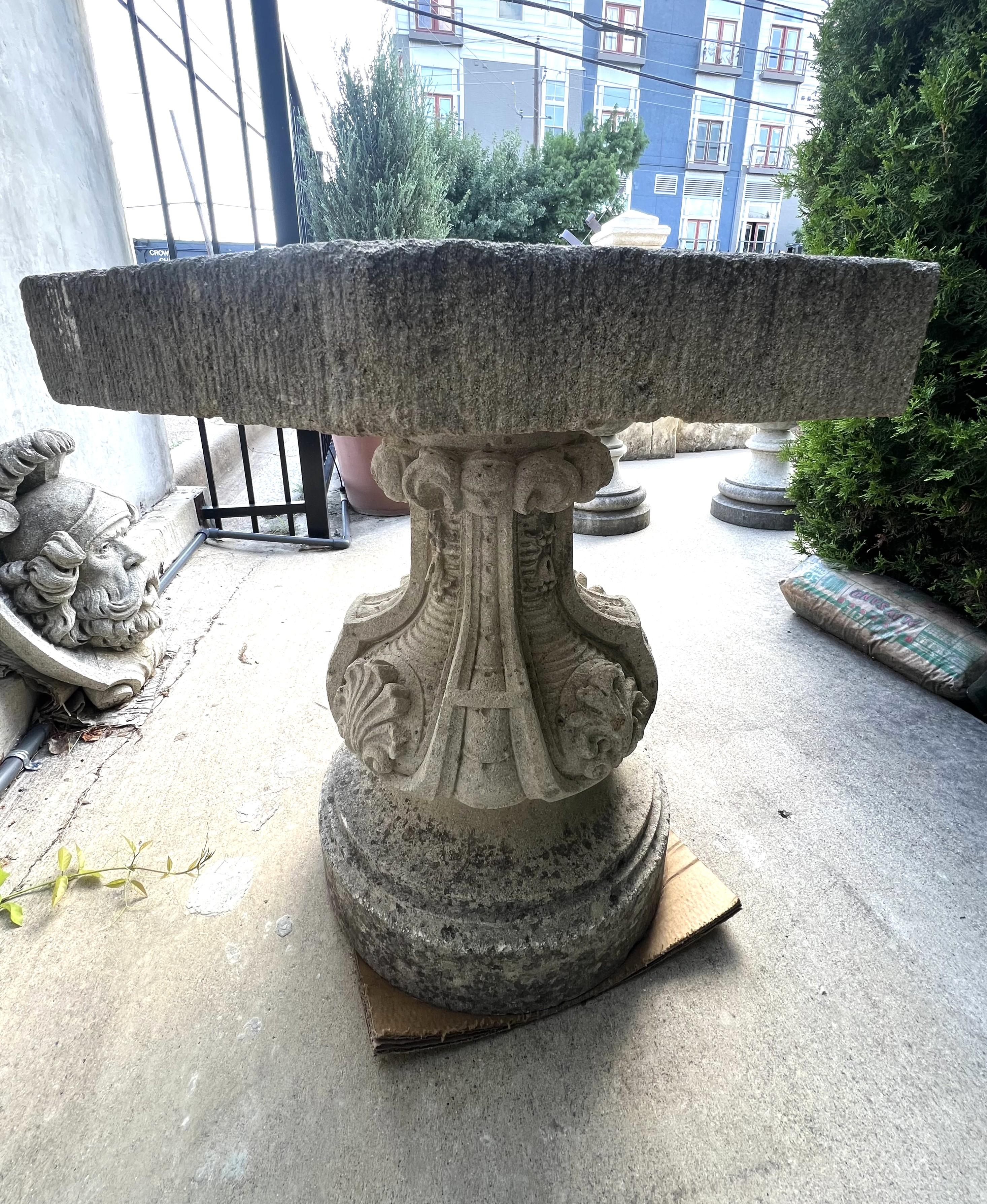 Pequeña mesa octogonal de bistro u ocasional francesa de piedra de 1900 en venta 2