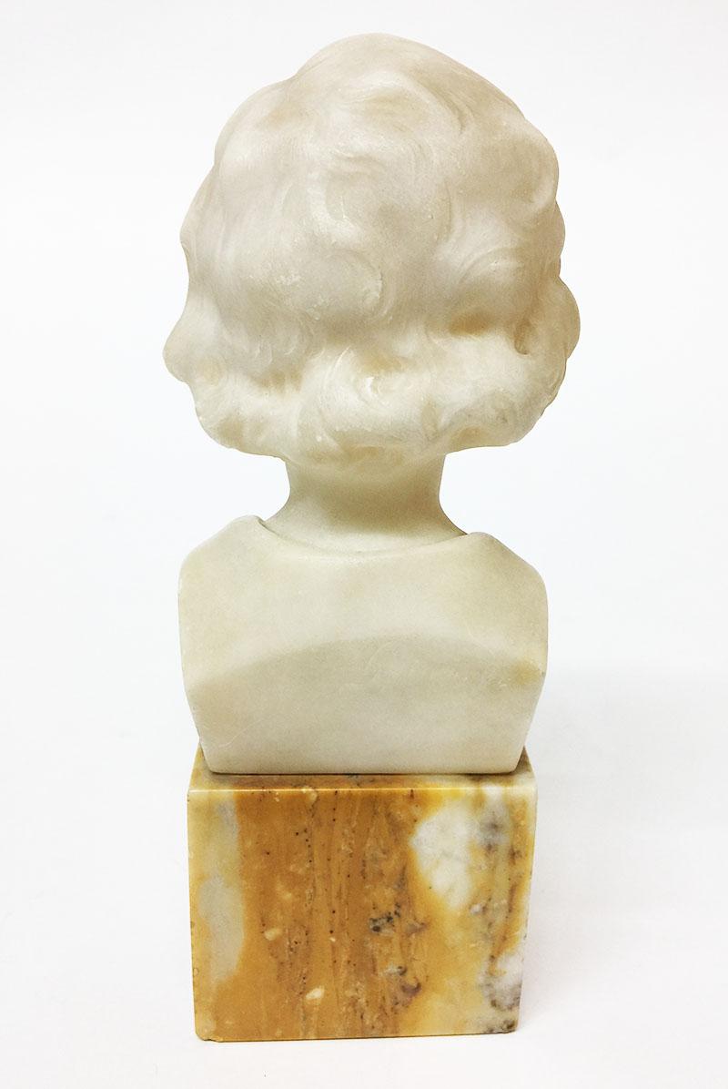 Petit buste en albâtre sur socle en marbre de l'Allemand Daniel Greiner:: 1900 Bon état - En vente à Delft, NL