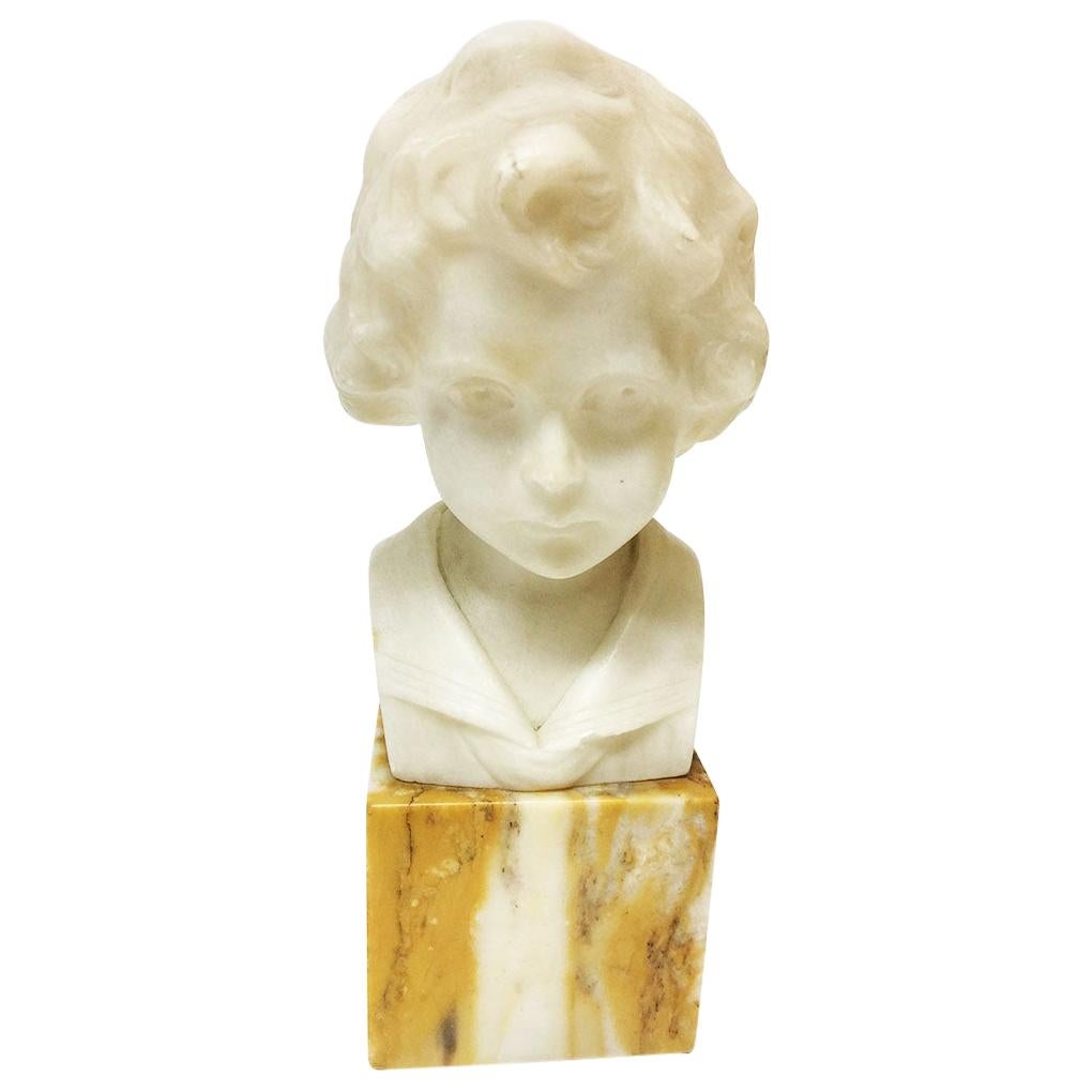 Petit buste en albâtre sur socle en marbre de l'Allemand Daniel Greiner:: 1900