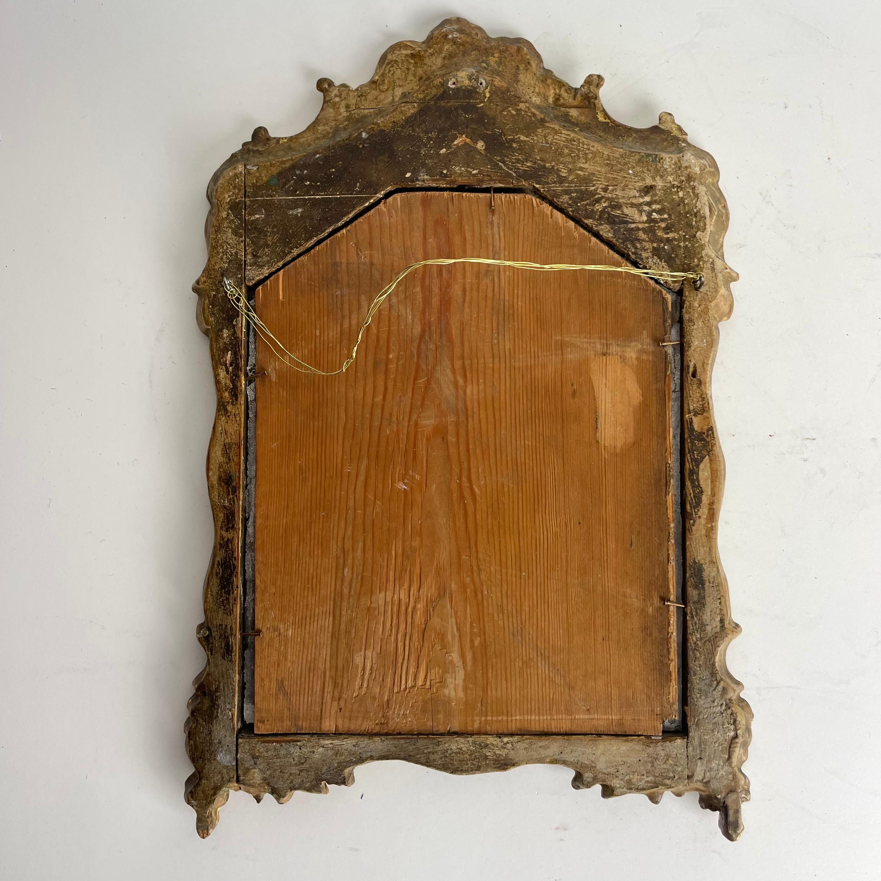 Ein kleiner, charmanter vergoldeter Rokokospiegel aus Schweden aus den 1760er Jahren im Angebot 4
