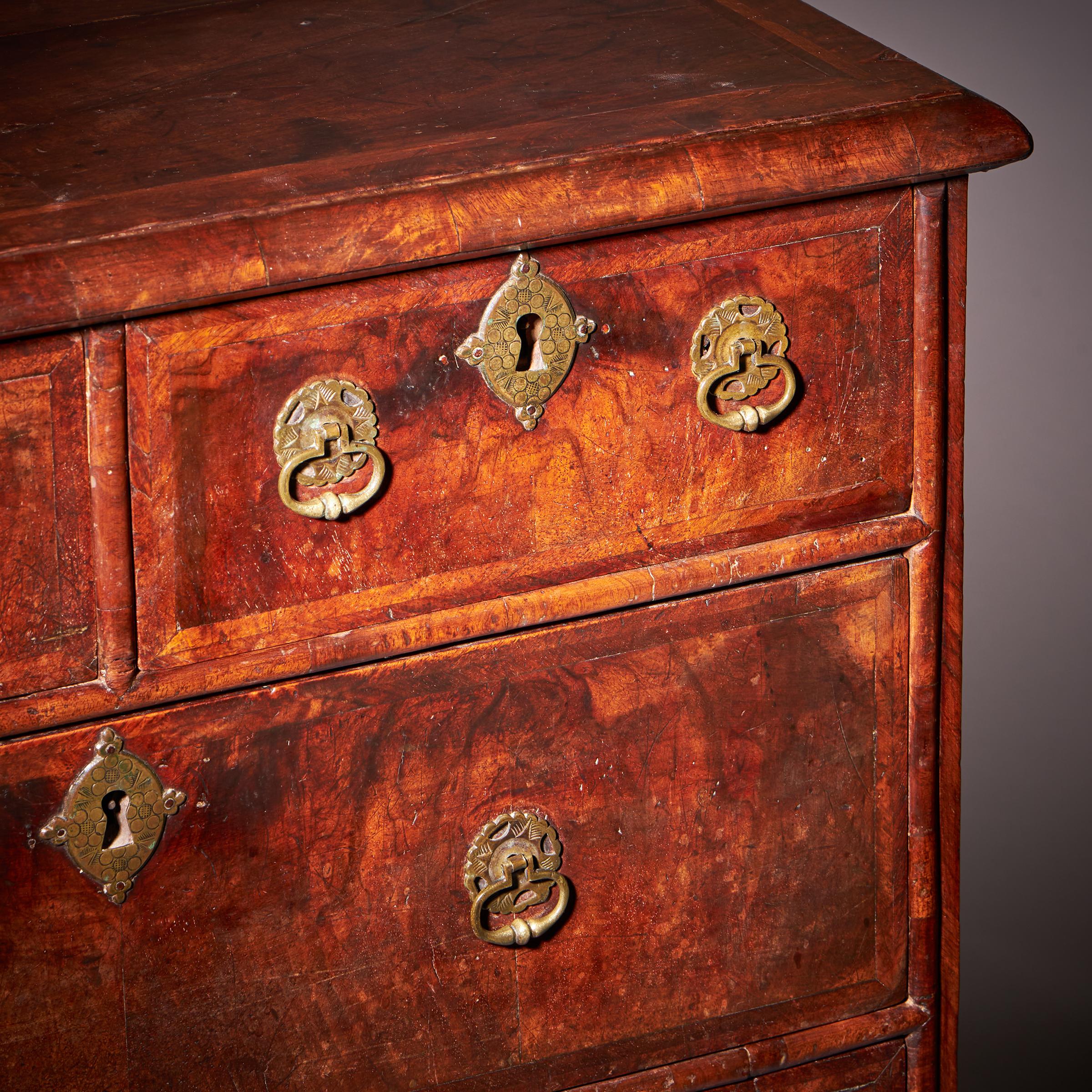A Small and Rare William and Marry Figured Walnut Chest of Drawers, Circa 1690.  For Sale 4