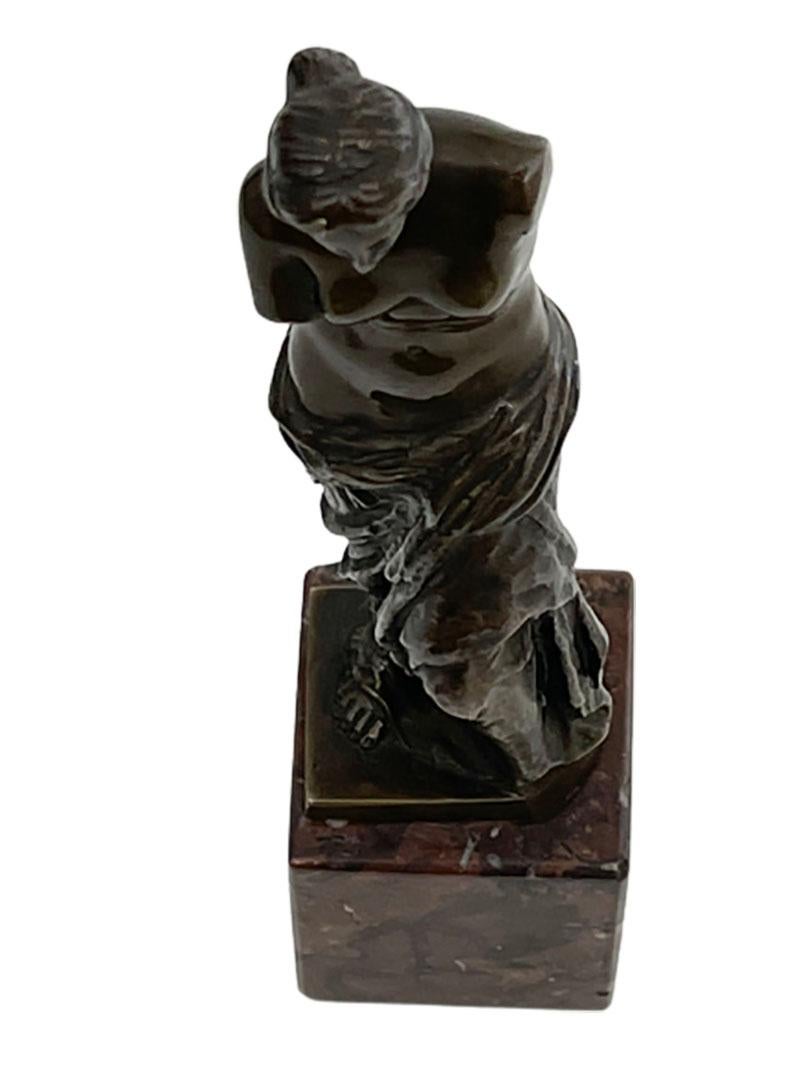 Small Bronze Statue of Venus De Milo In Good Condition For Sale In Delft, NL