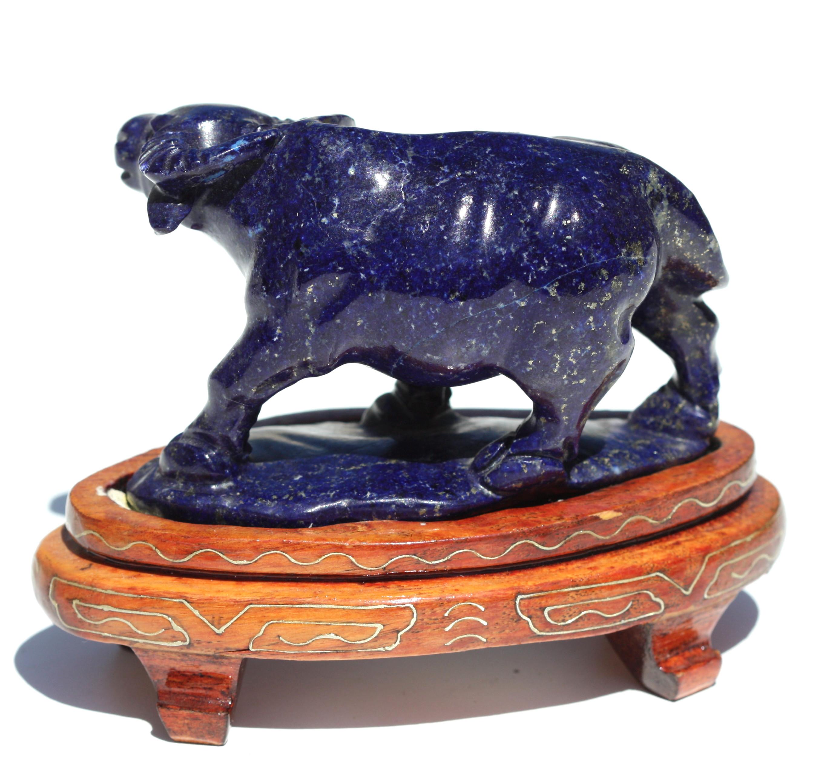 Small Chinese Carved Lapis-Lazuli Figure of a Water Buffalo In Good Condition For Sale In West Palm Beach, FL