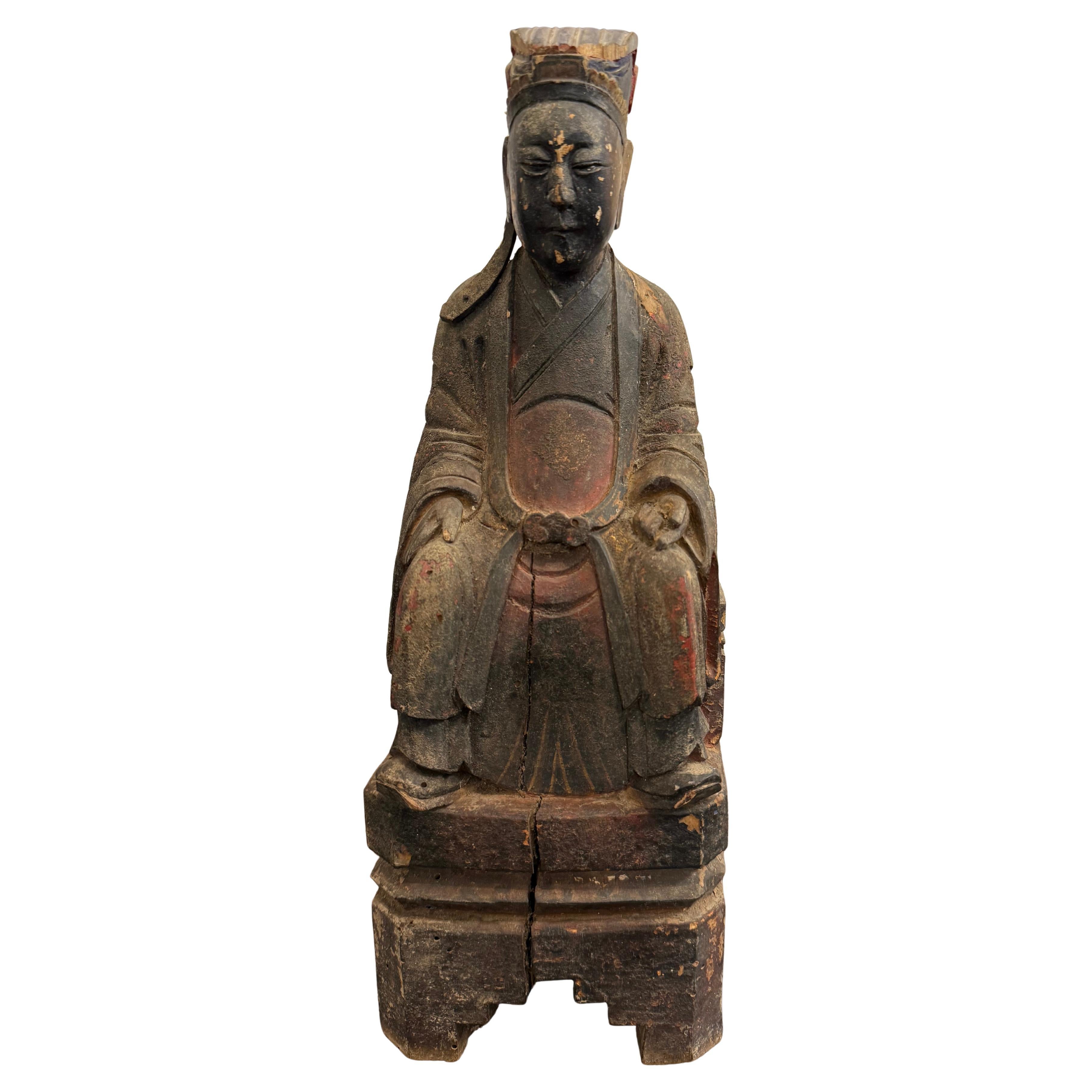 Pequeña figura china tallada en madera policromada, dinastía Ming