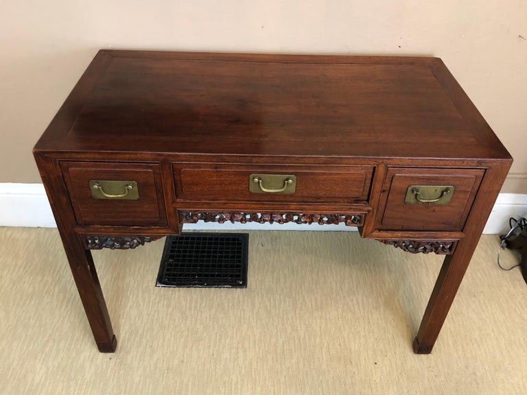 Small Chinese Rosewood Desk, Late Qing Dynasty For Sale at 1stDibs