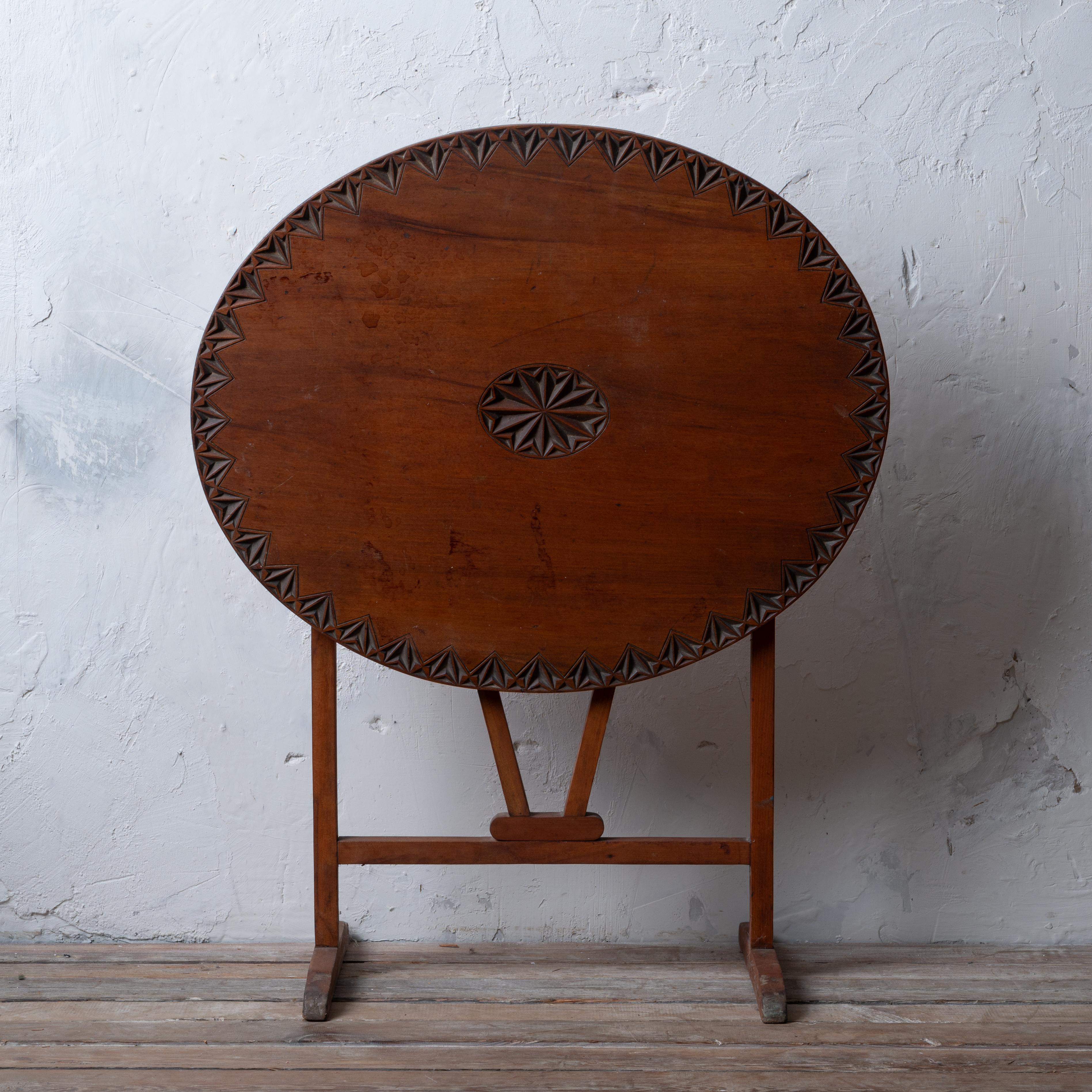 A Small Chip-Carved Wine Tasting Table, 19th Century In Good Condition For Sale In Savannah, GA
