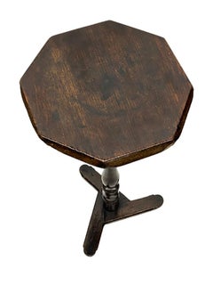 Small Dutch 17th Century Oak Side Table