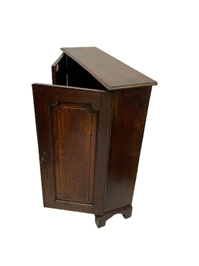 Small English 2 Doors with Interior Oak Wall Cupboard, Ca 1820 For Sale 4