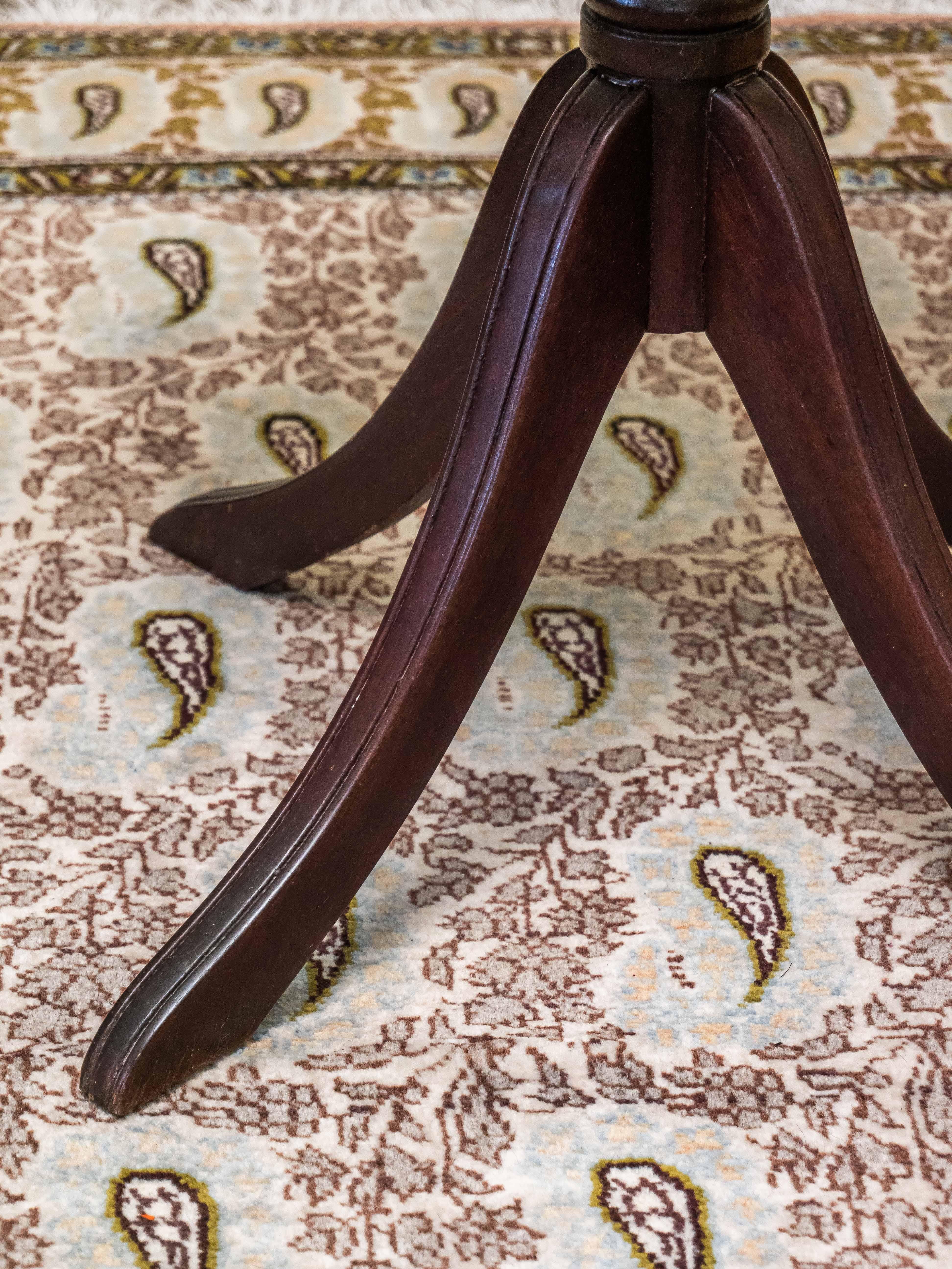 A small English side table For Sale 4