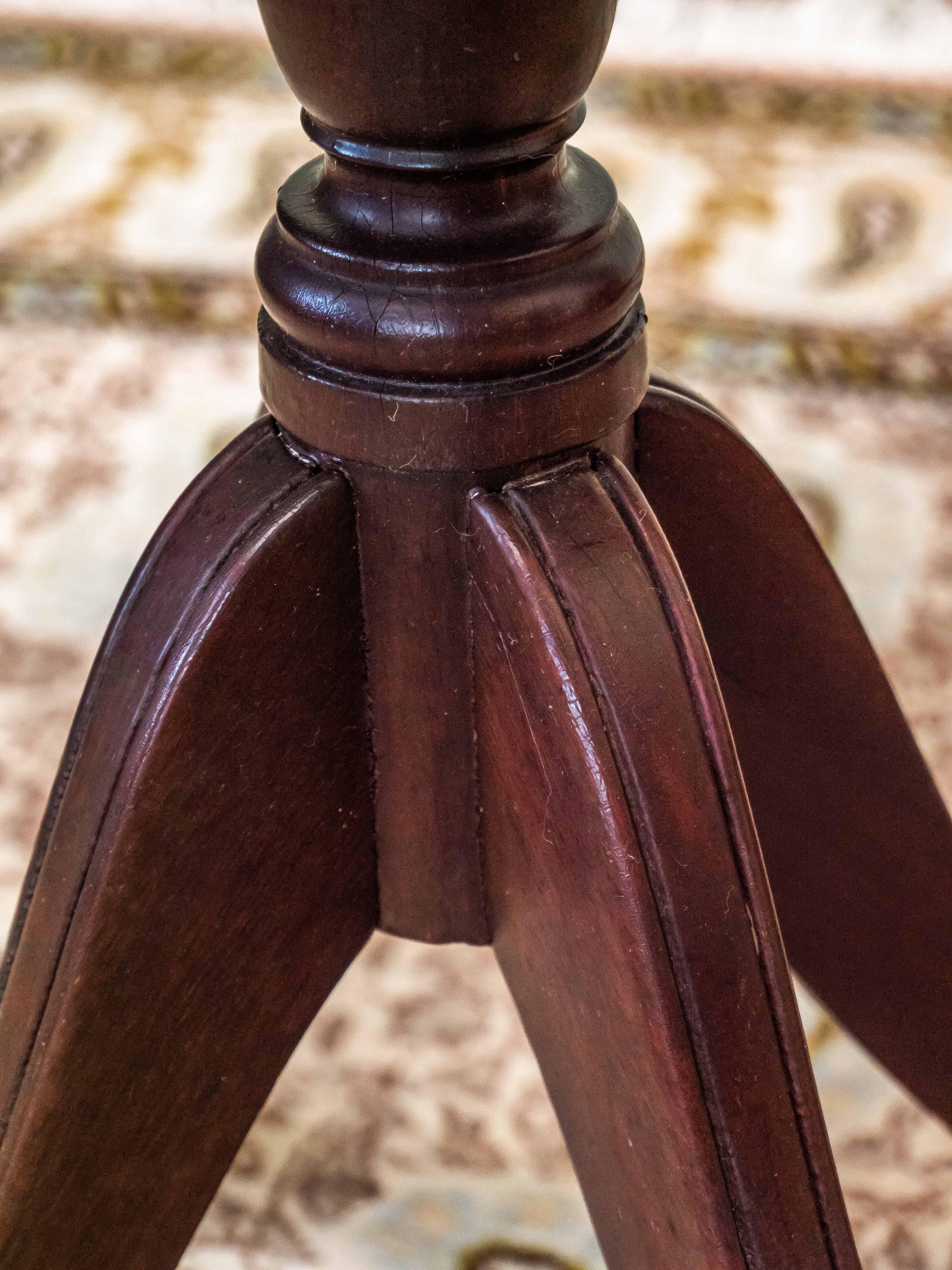 A small English side table For Sale 3