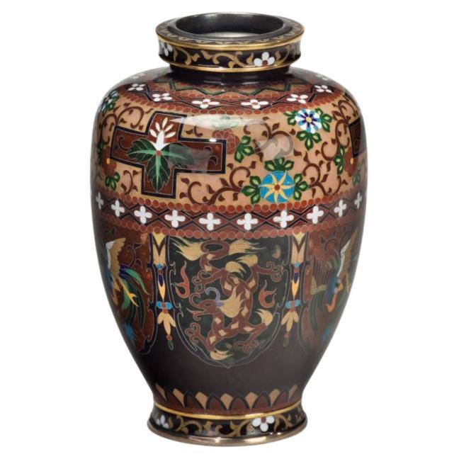 A small fine quality Meiji period cloisonné enamel vase For Sale
