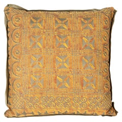 Petit coussin en tissu Fortuny à motif Ashanti