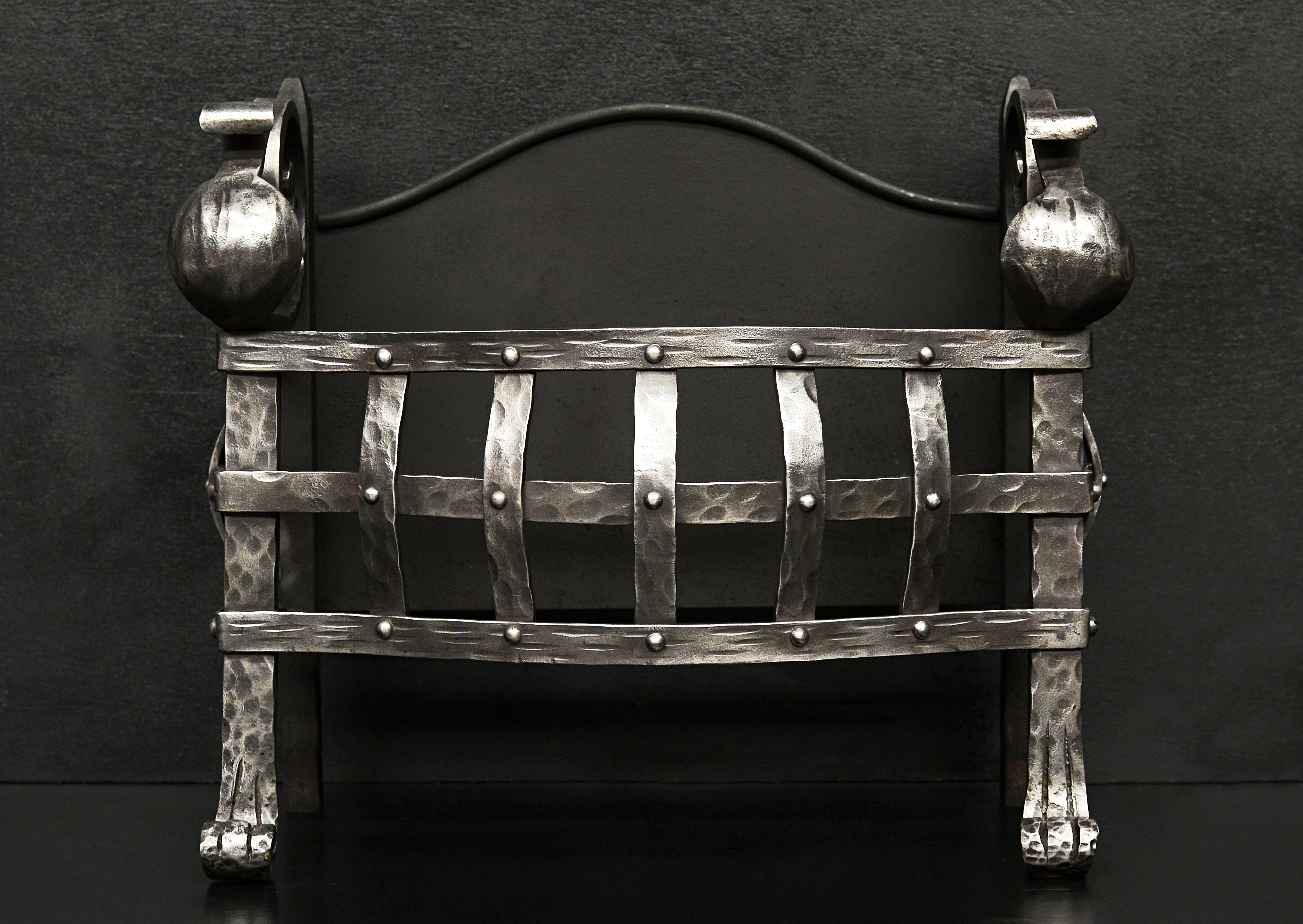 Small Gothic Style Wrought Iron Firegrate In Good Condition For Sale In London, GB