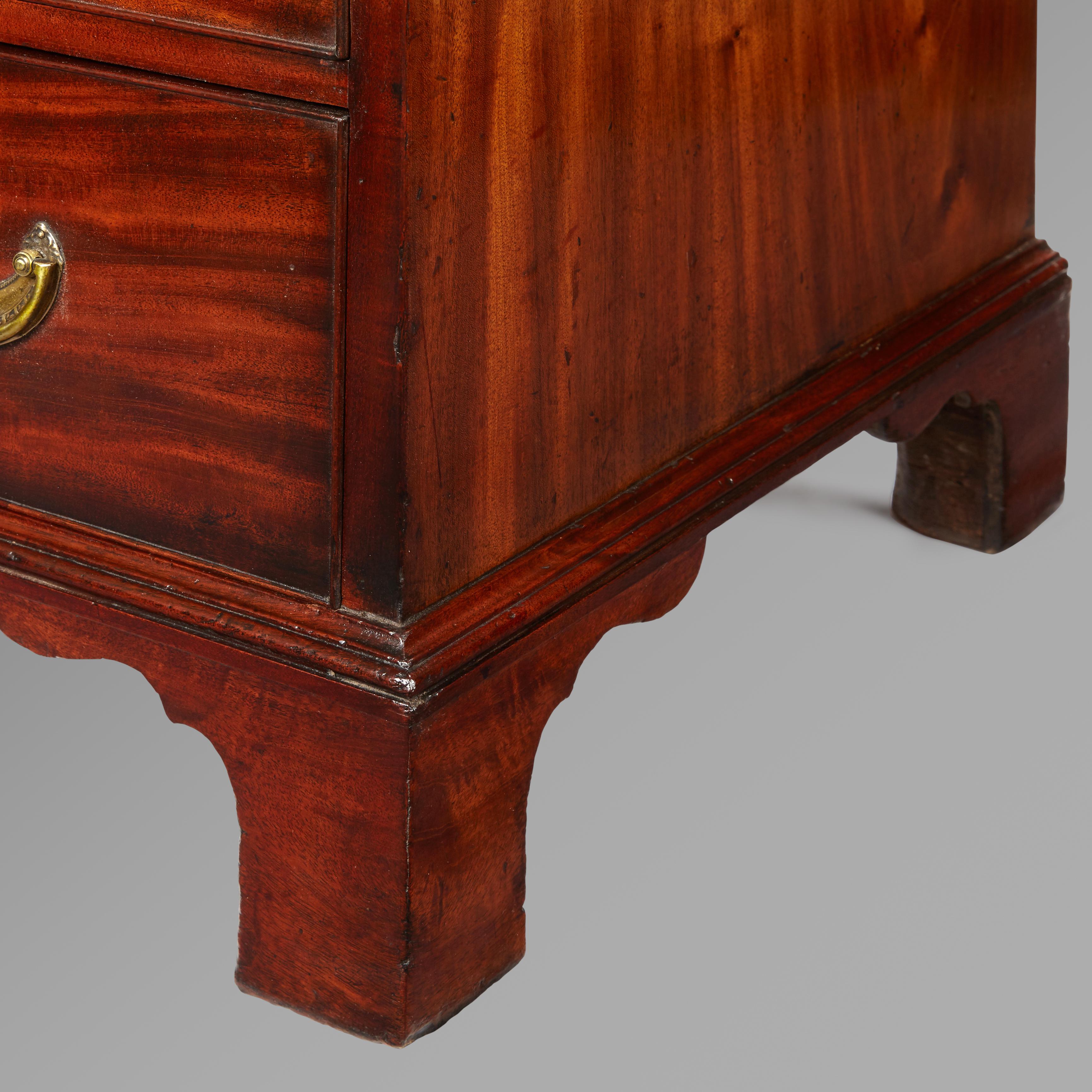 18th Century Small Hepplewhite Period Mahogany Four- Drawer Chest For Sale