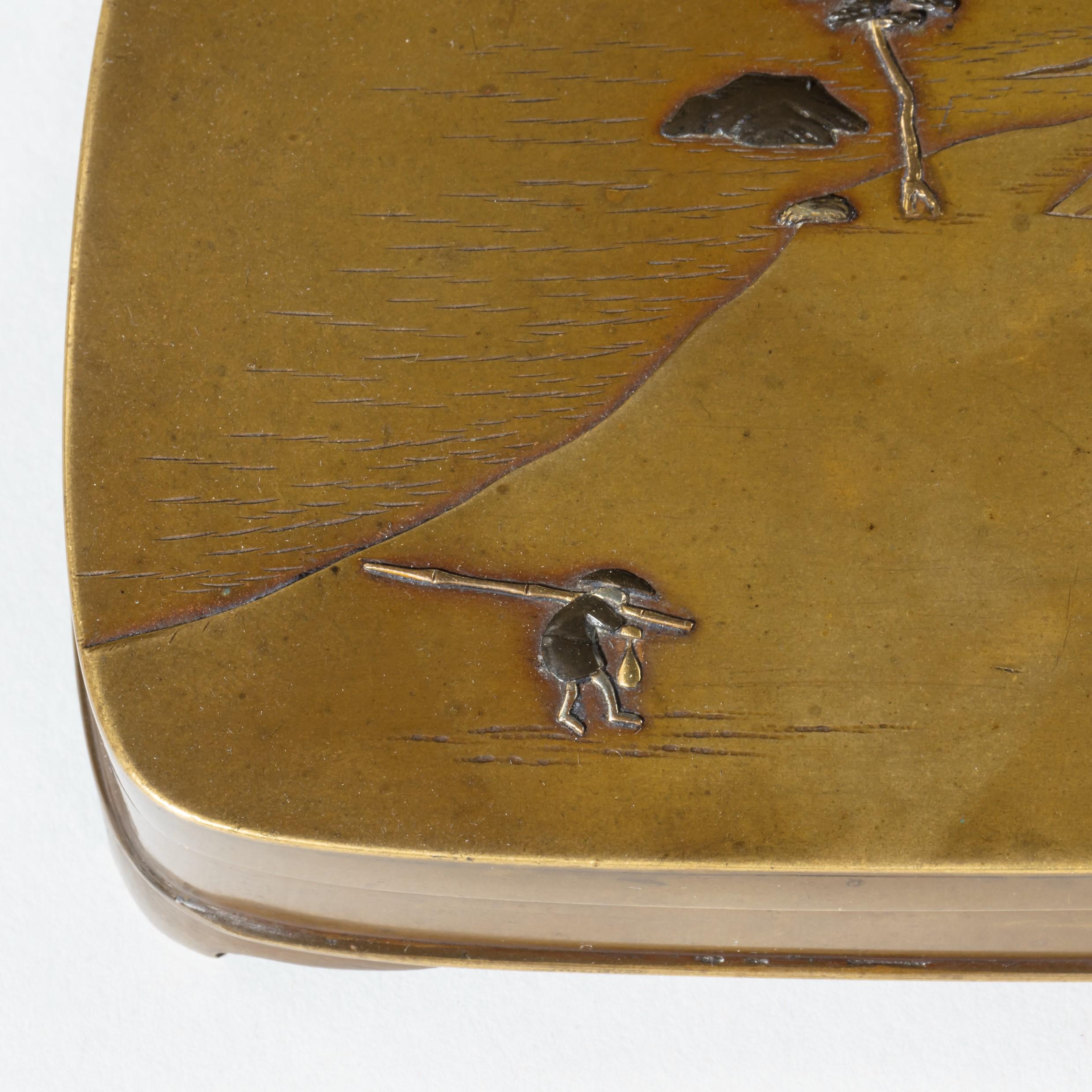 Petite boîte en métal mélangé de la période Meiji de Tadakazu en vente 1