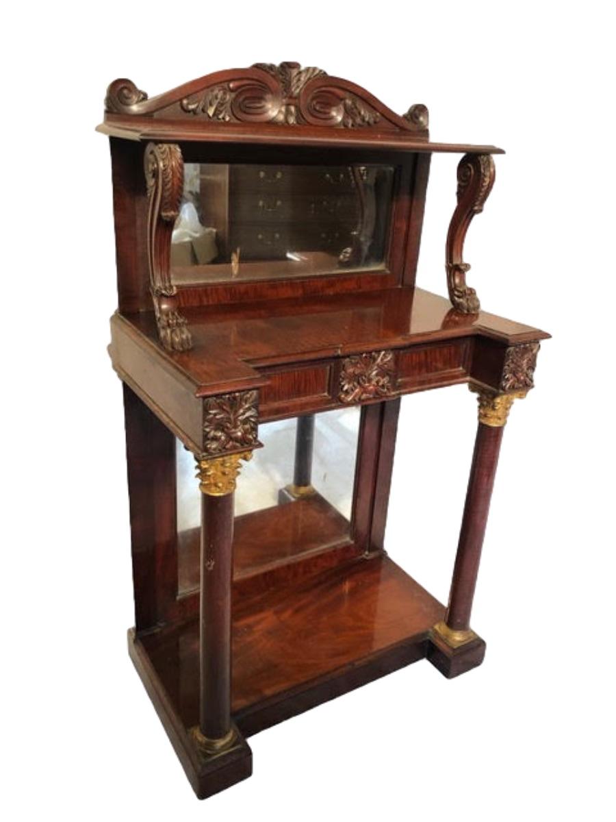 XIXe siècle Petite table d'appoint/console en acajou avec miroir, vers 1840 en vente