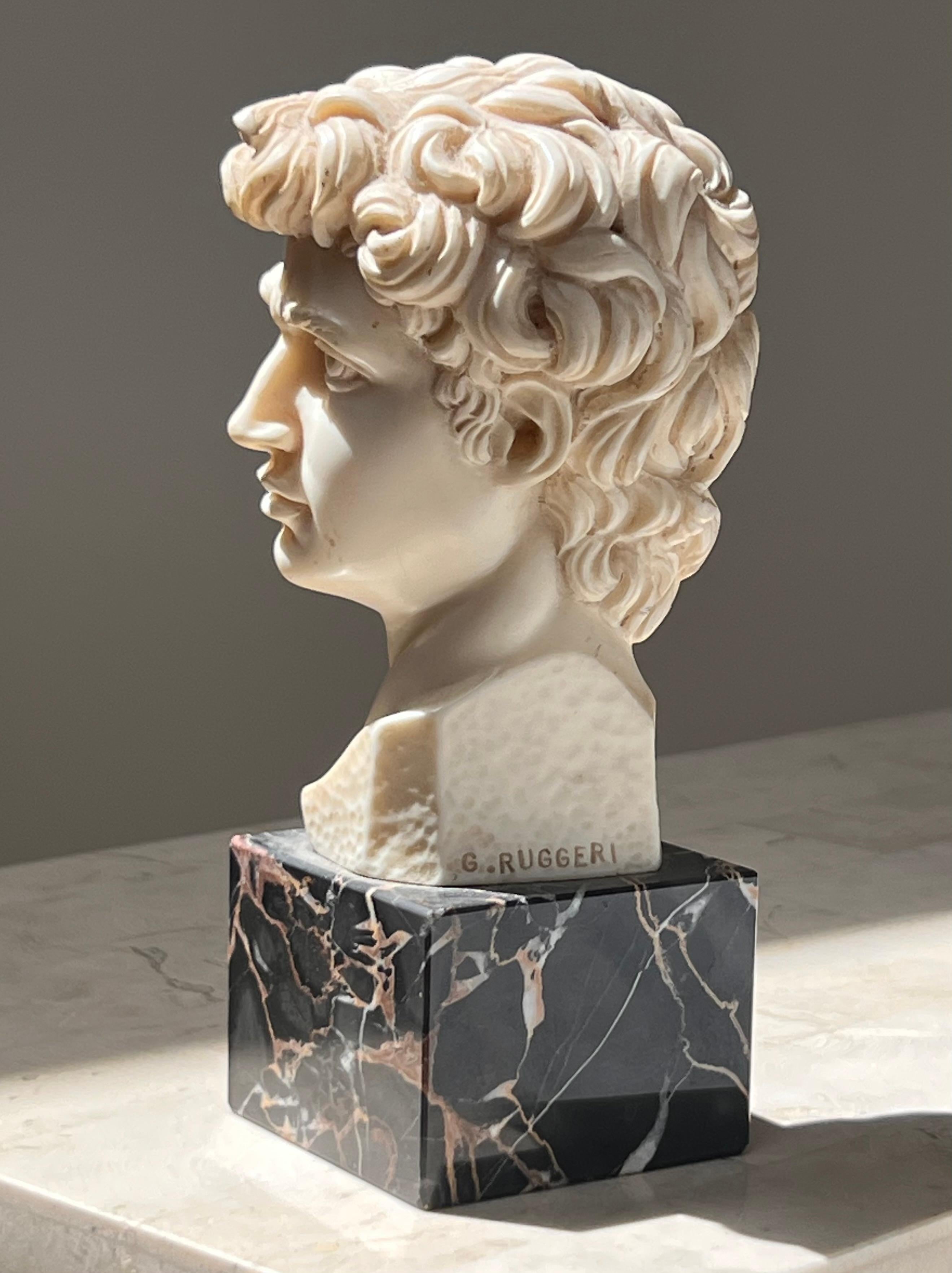 Petit buste néoclassique du David de G. Ruggeri, signé, 20e siècle 6