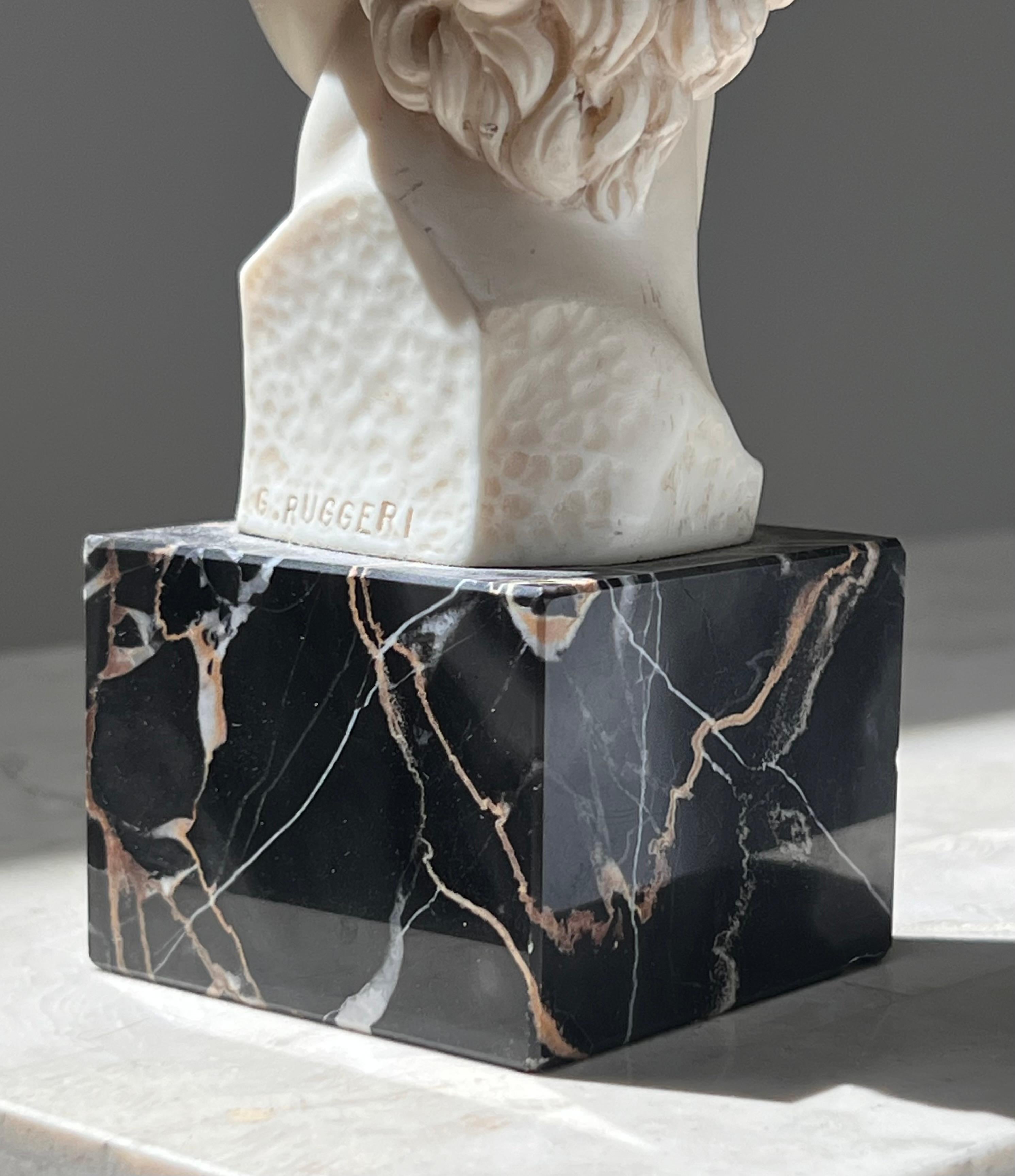 20ième siècle Petit buste néoclassique du David de G. Ruggeri, signé, 20e siècle