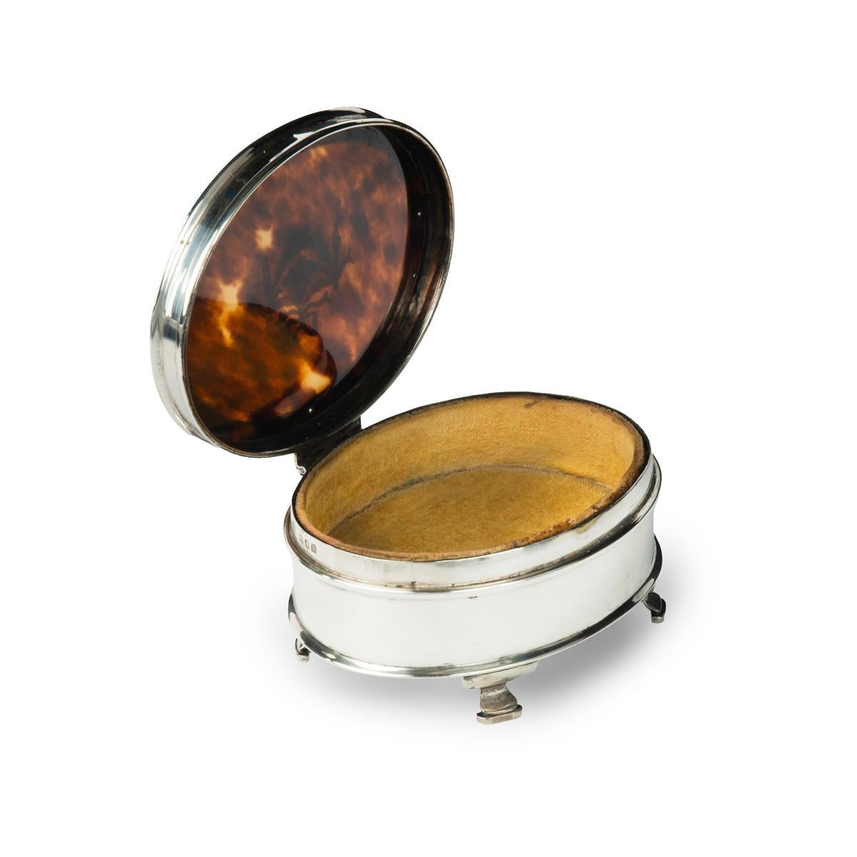 20th Century A small oval tortoiseshell piqué patch pot For Sale