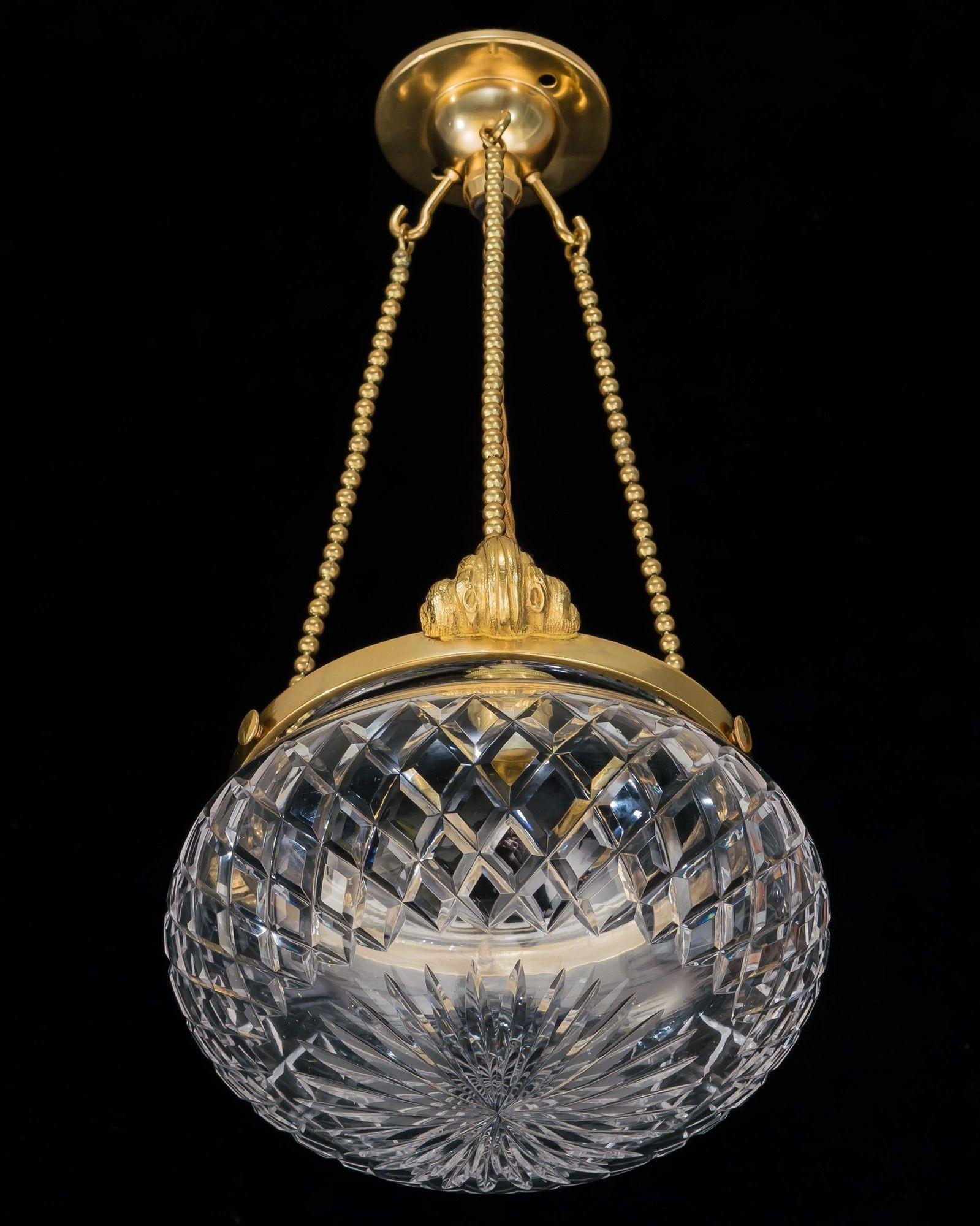 A Small Pair Of Edwardian Bowl Lights In Good Condition For Sale In Steyning, West sussex