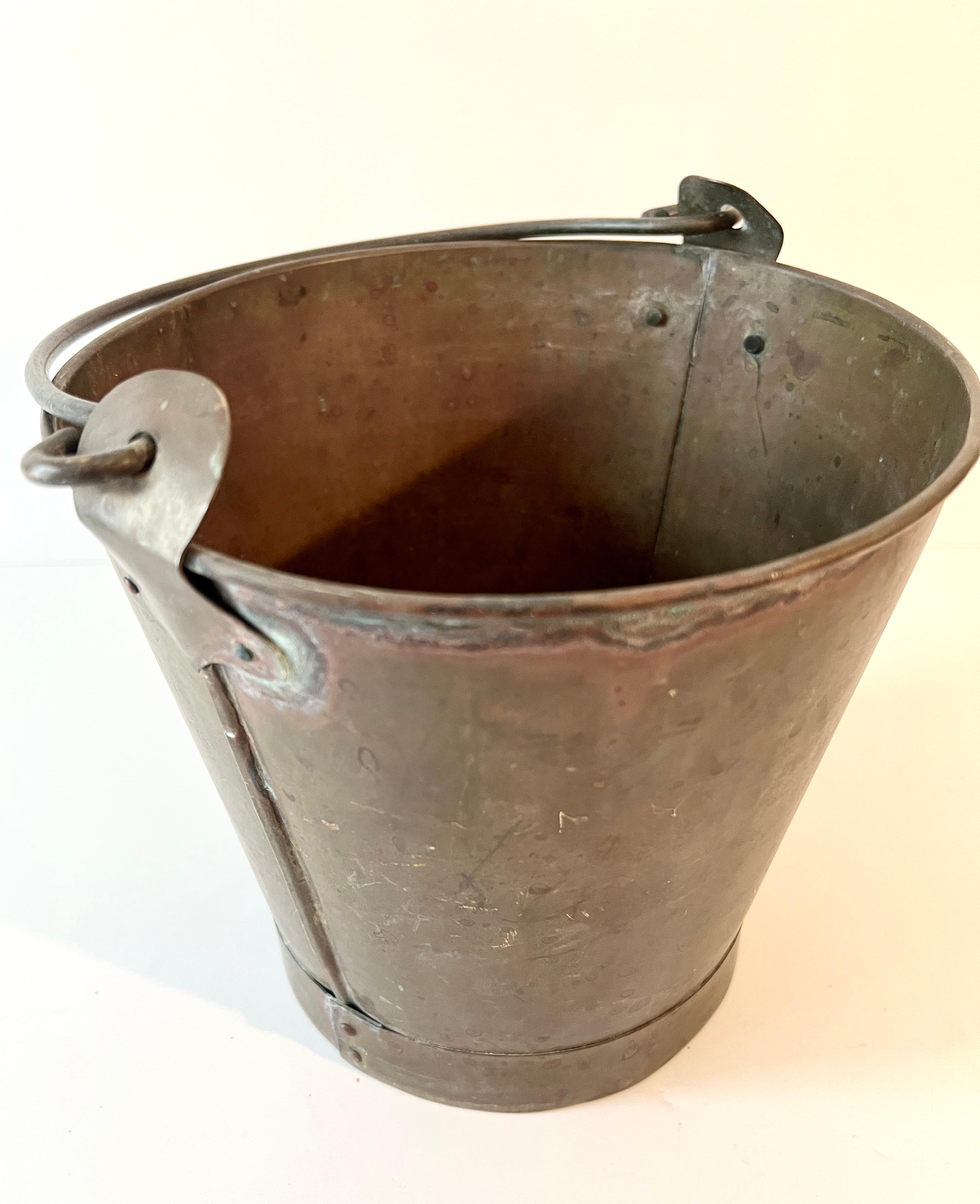 A Small Patinated Brass Pail with Handle In Good Condition For Sale In Los Angeles, CA