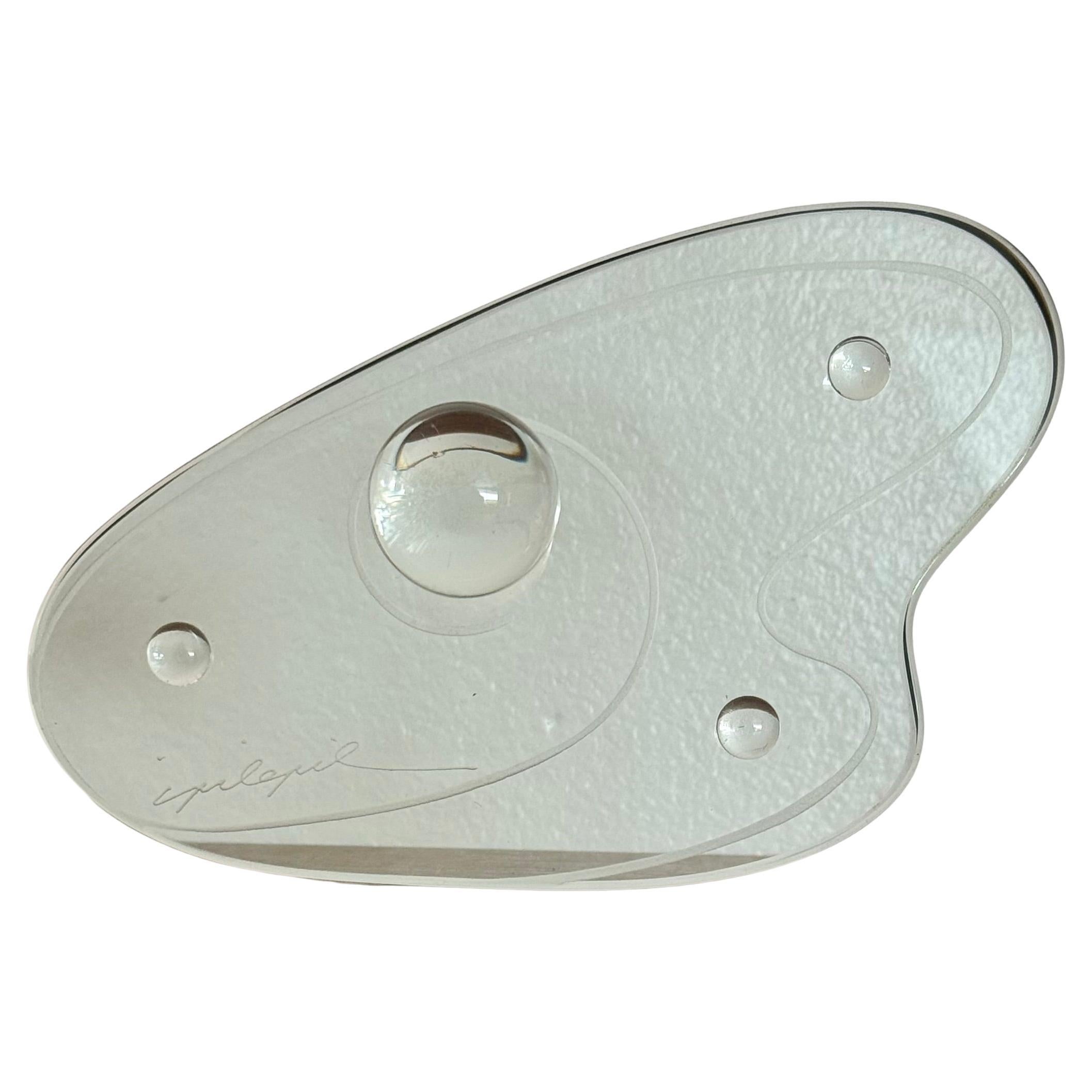 A small postmodern glass sculpture by Impy Pilapil, signed 20th century For Sale