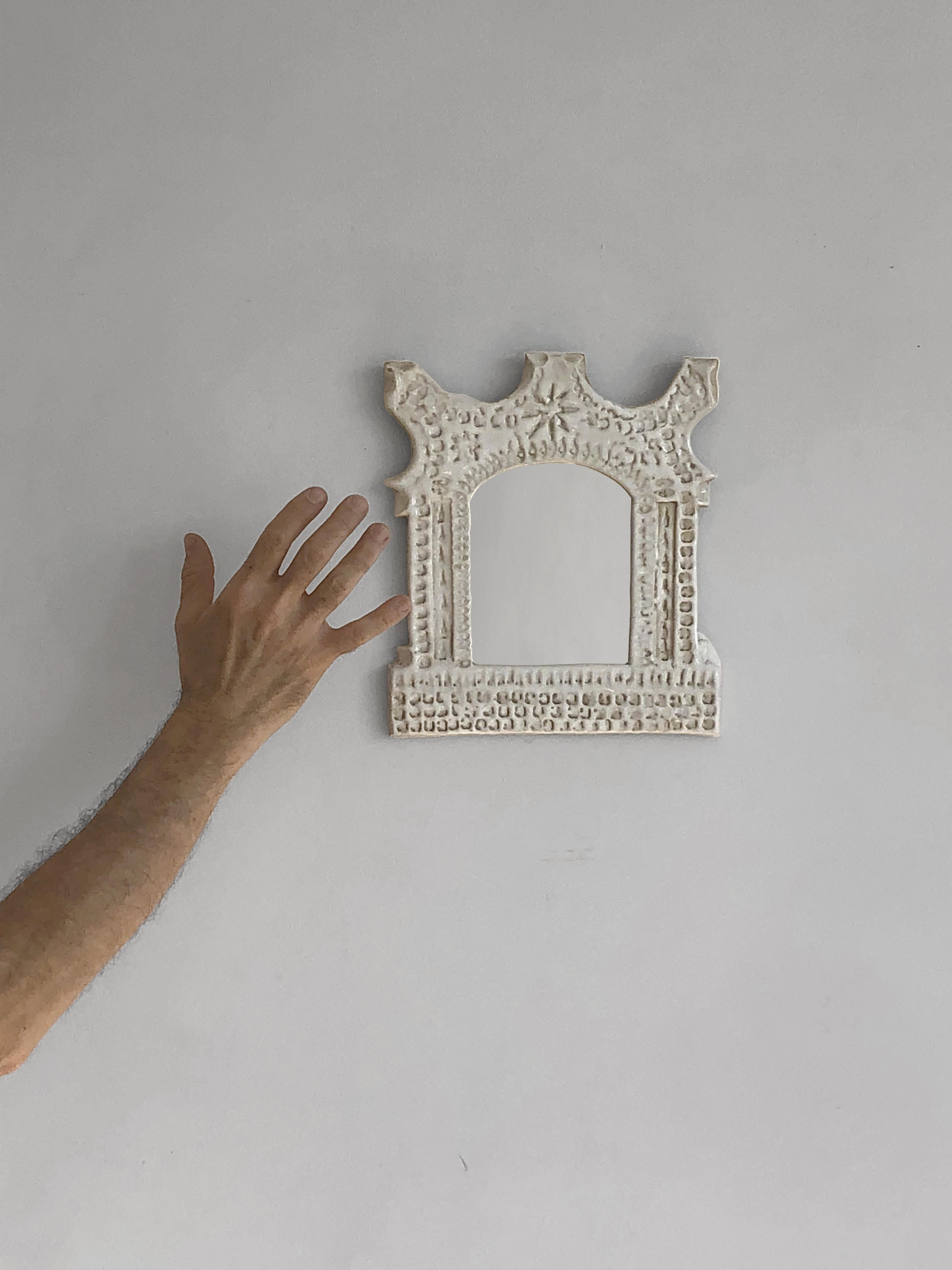 Kleine rustikale, MODERN BRUTALIST-Wandskulptur, MIRROR-Skulptur, VALLAURIS, Frankreich 1970 (Moderne der Mitte des Jahrhunderts) im Angebot