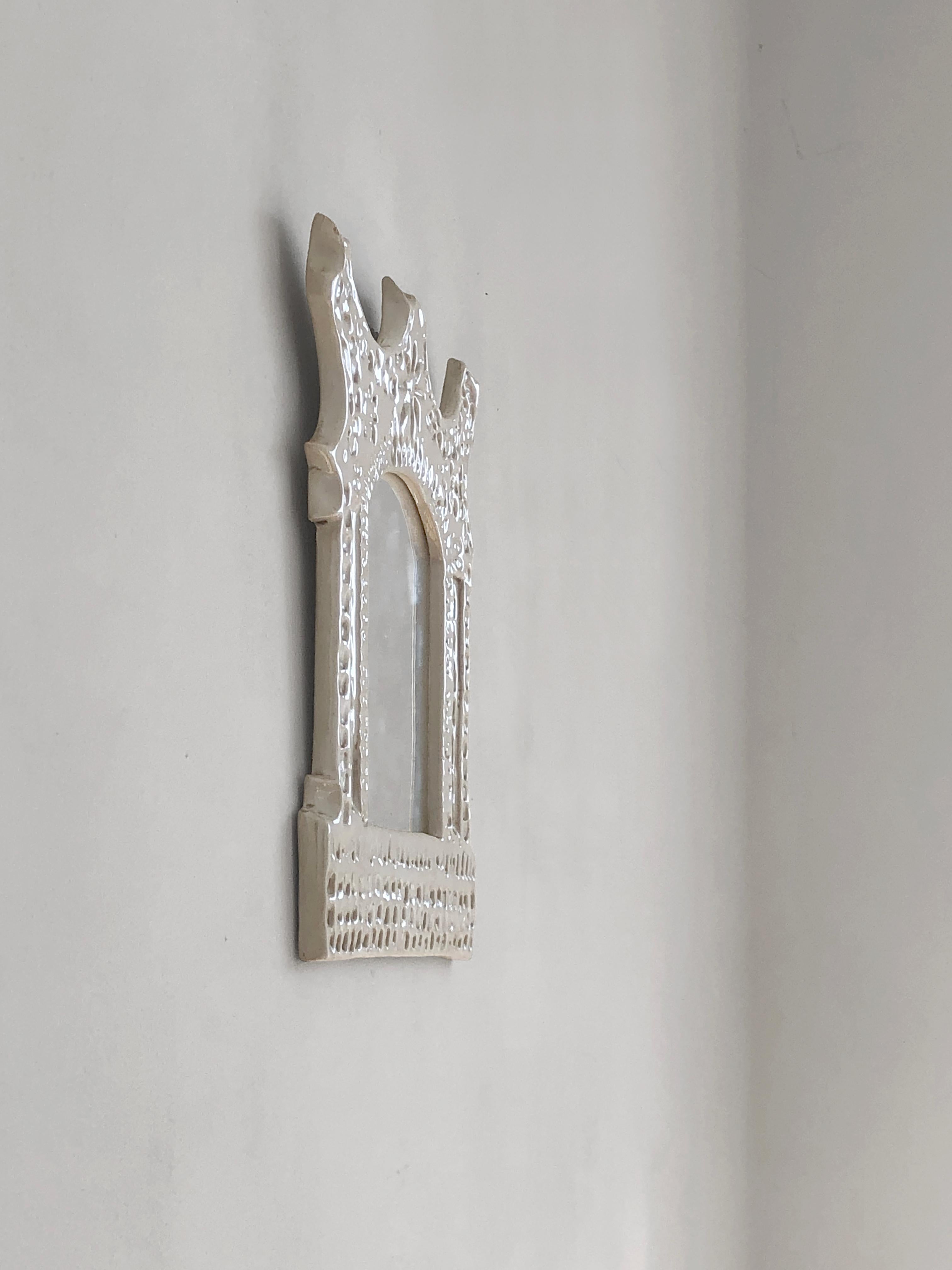 Kleine rustikale, MODERN BRUTALIST-Wandskulptur, MIRROR-Skulptur, VALLAURIS, Frankreich 1970 (Französisch) im Angebot
