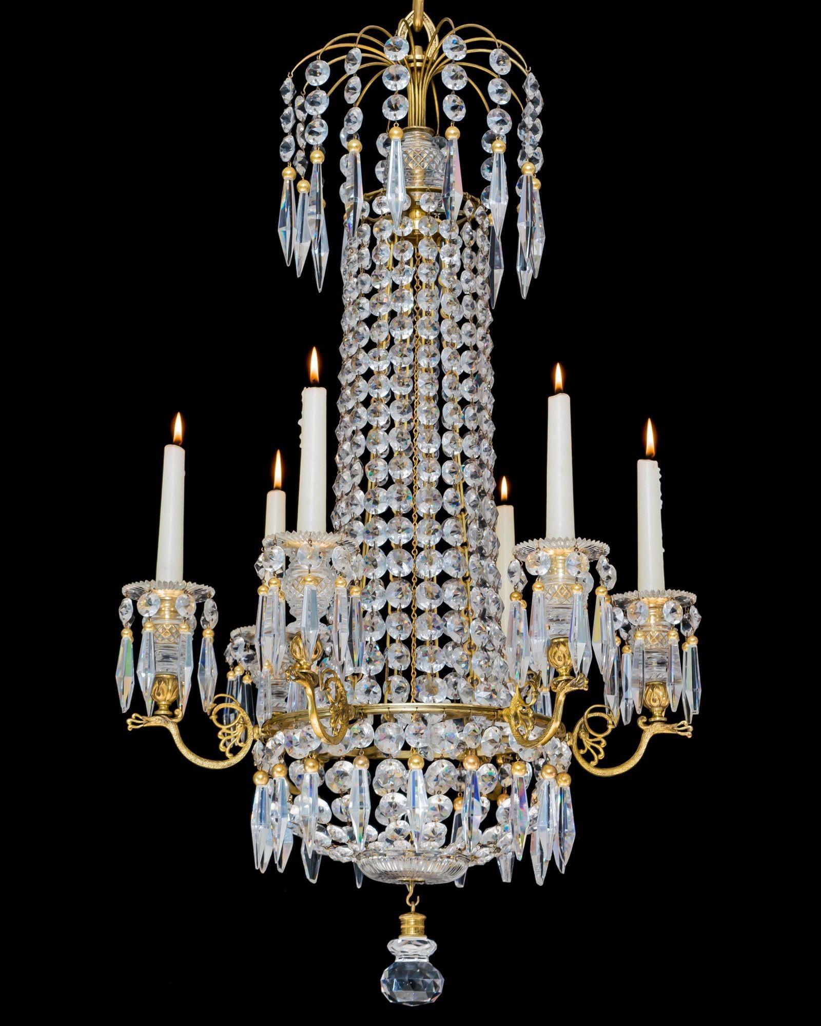 Inglese Un piccolo lampadario Regency a sei luci in vendita