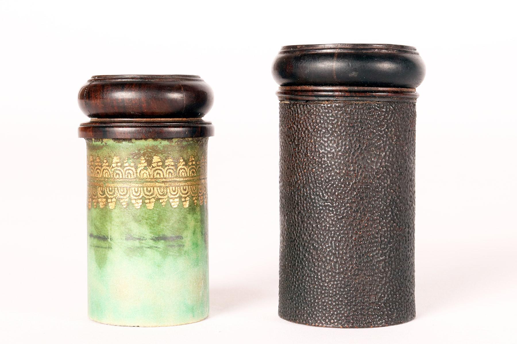 A small telescope in paper, glass and snakewood. Golden decoration. France 1780. For Sale 8