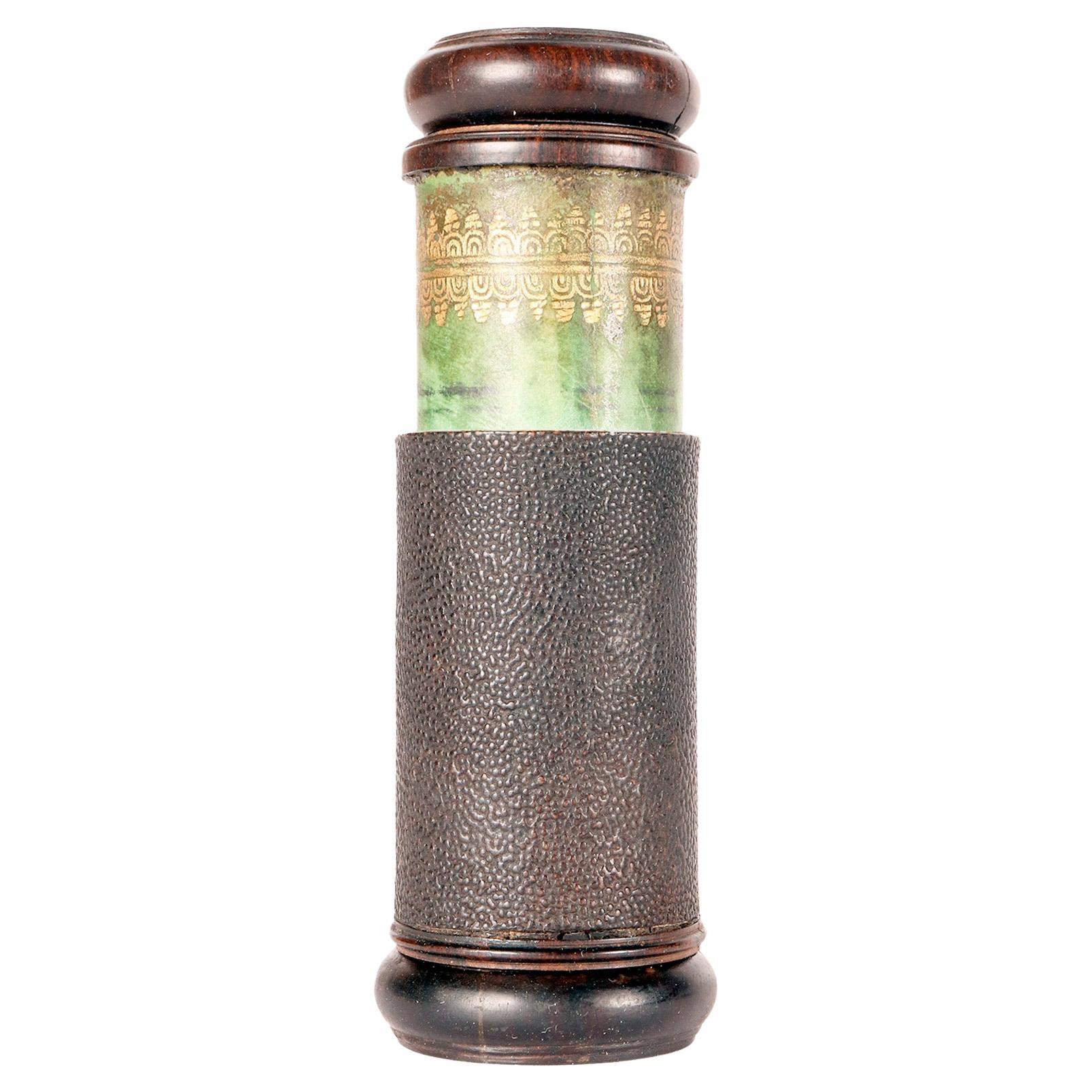 A small telescope in paper, glass and snakewood. Golden decoration. France 1780. For Sale