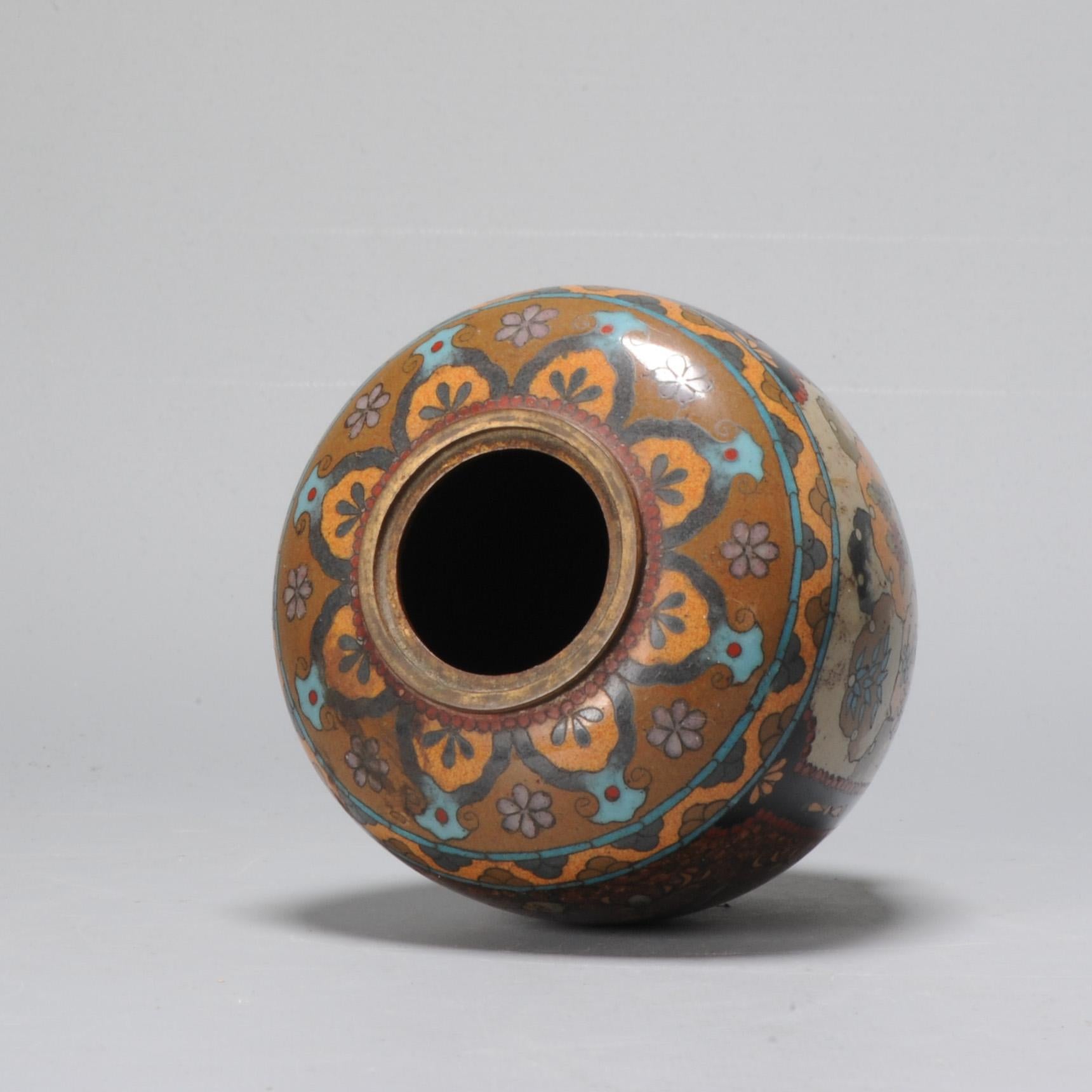 Giapponese Piccolo vaso con incenso in smalto cloisonné marrone, epoca Meiji, 1868-1912 in vendita