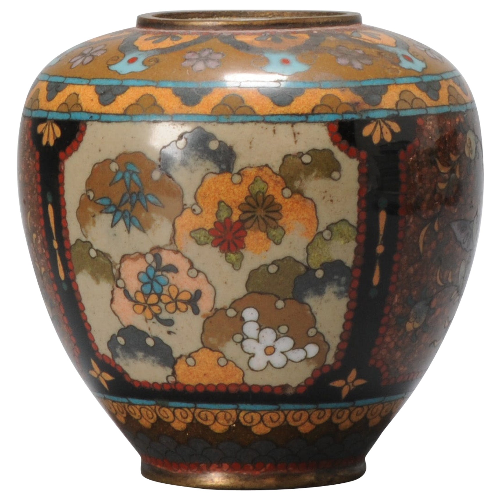 Jarrón pequeño con incienso Esmalte Cloisonné Marrón Era Meiji, 1868-1912 en venta