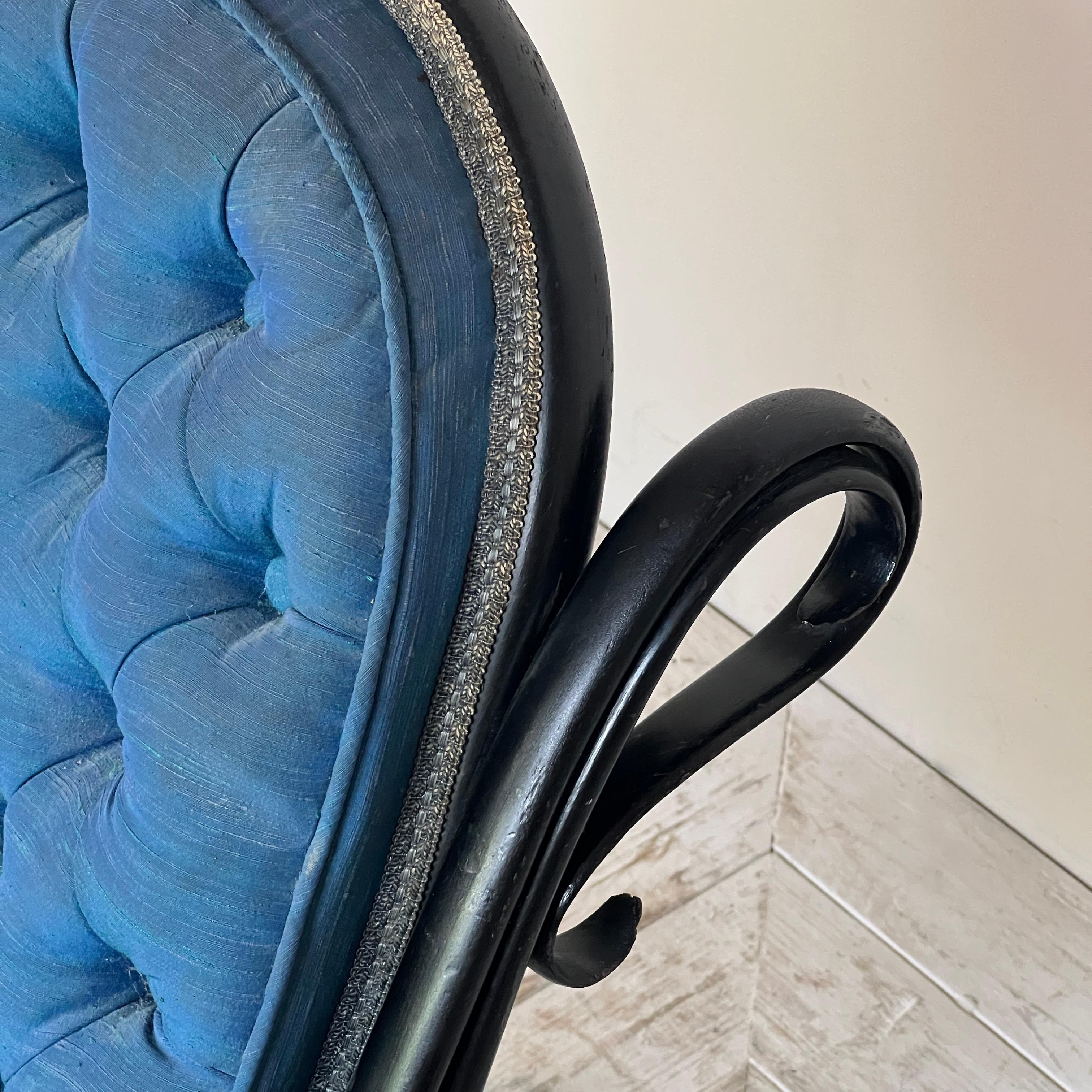 Kleiner viktorianischer Schaukelstuhl aus ebonisiertem Bugholz im Angebot 2