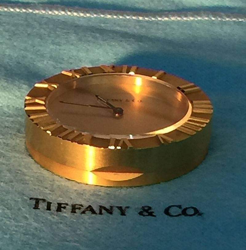 20ième siècle Petit modèle Tiffany & Co. Horloge de bureau  