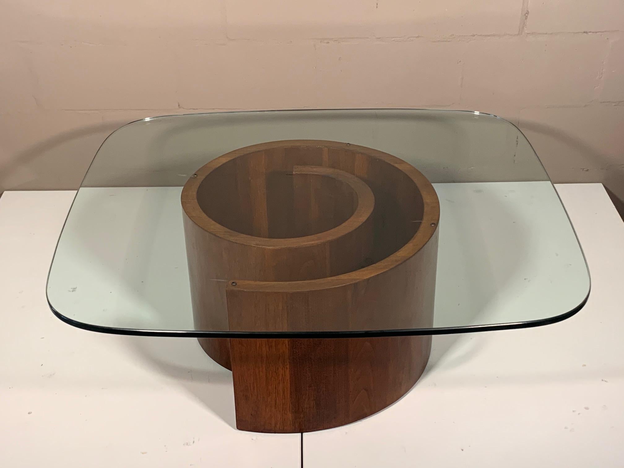 Mid-20th Century Snail Coffee Table For Sale