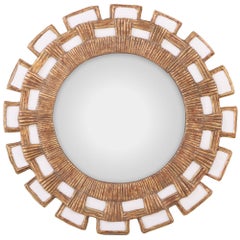 Uno specchio in vetro e resina in stile "Sunburst" di Snow White.