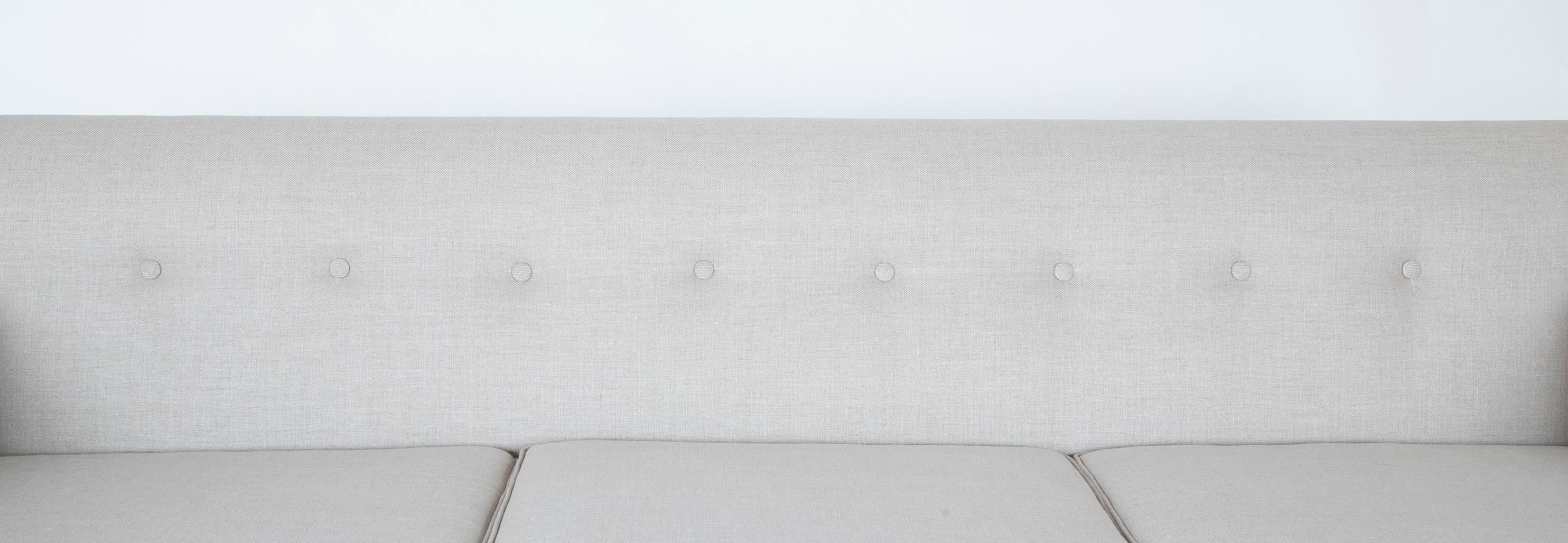 Sofa, entworfen von Edward Wormley und hergestellt von Dunbar (Walnuss) im Angebot