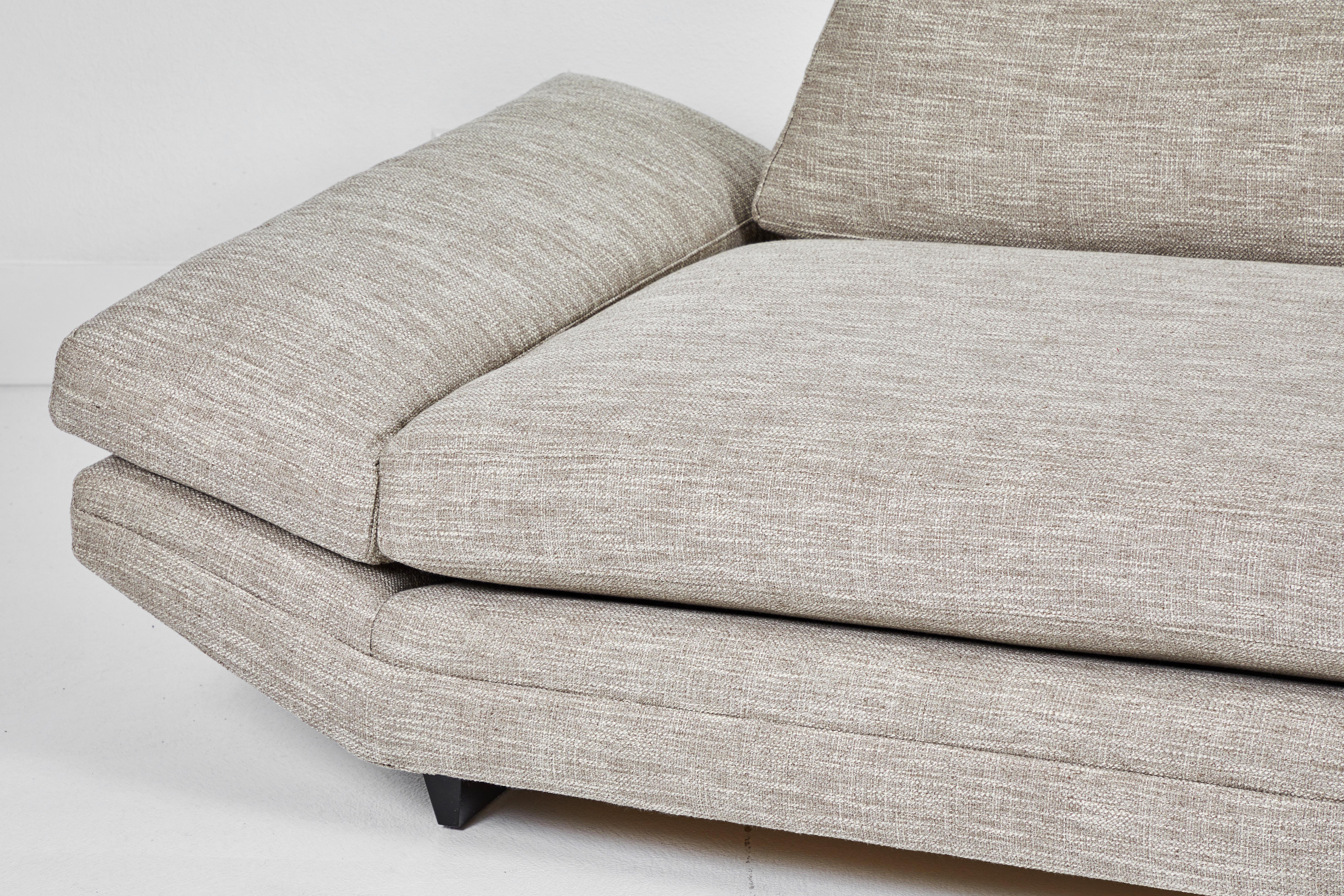 Sofa entworfen von John Keal für Brown Saltman (Moderne der Mitte des Jahrhunderts) im Angebot